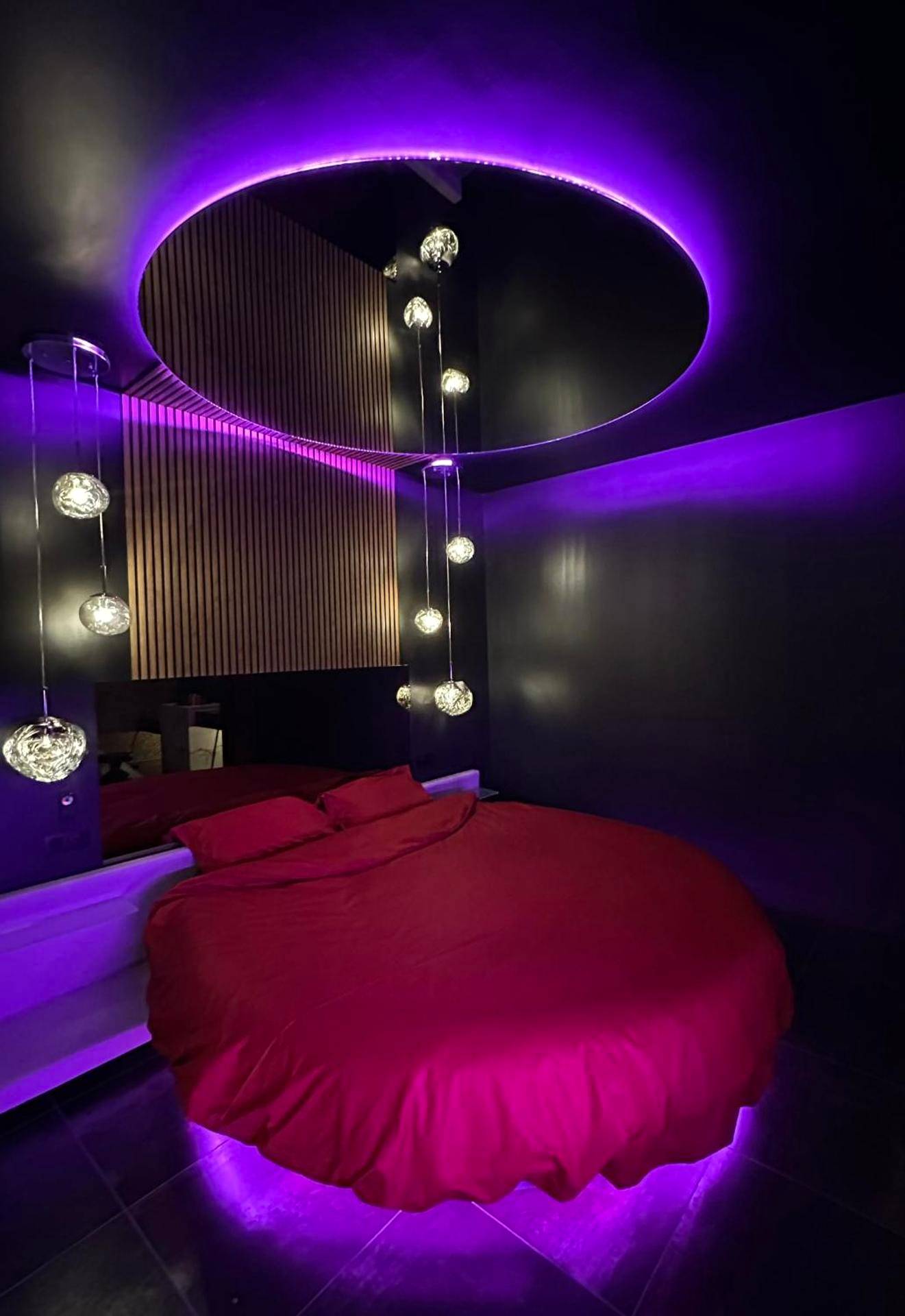 Photo du logement - Spa privé XXL dans cave Voûtée - Suite Luxe Romantique