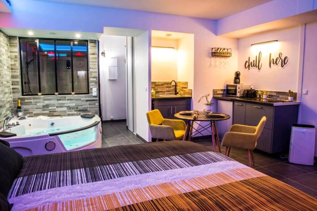 Photo du logement - LE SPAMOUREUX bien - être a deux - Boussy - Saint - Antoine