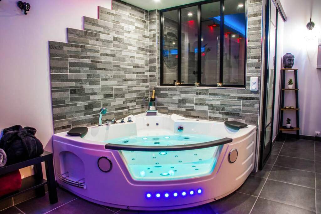 Photo du logement - LE SPAMOUREUX bien - être a deux