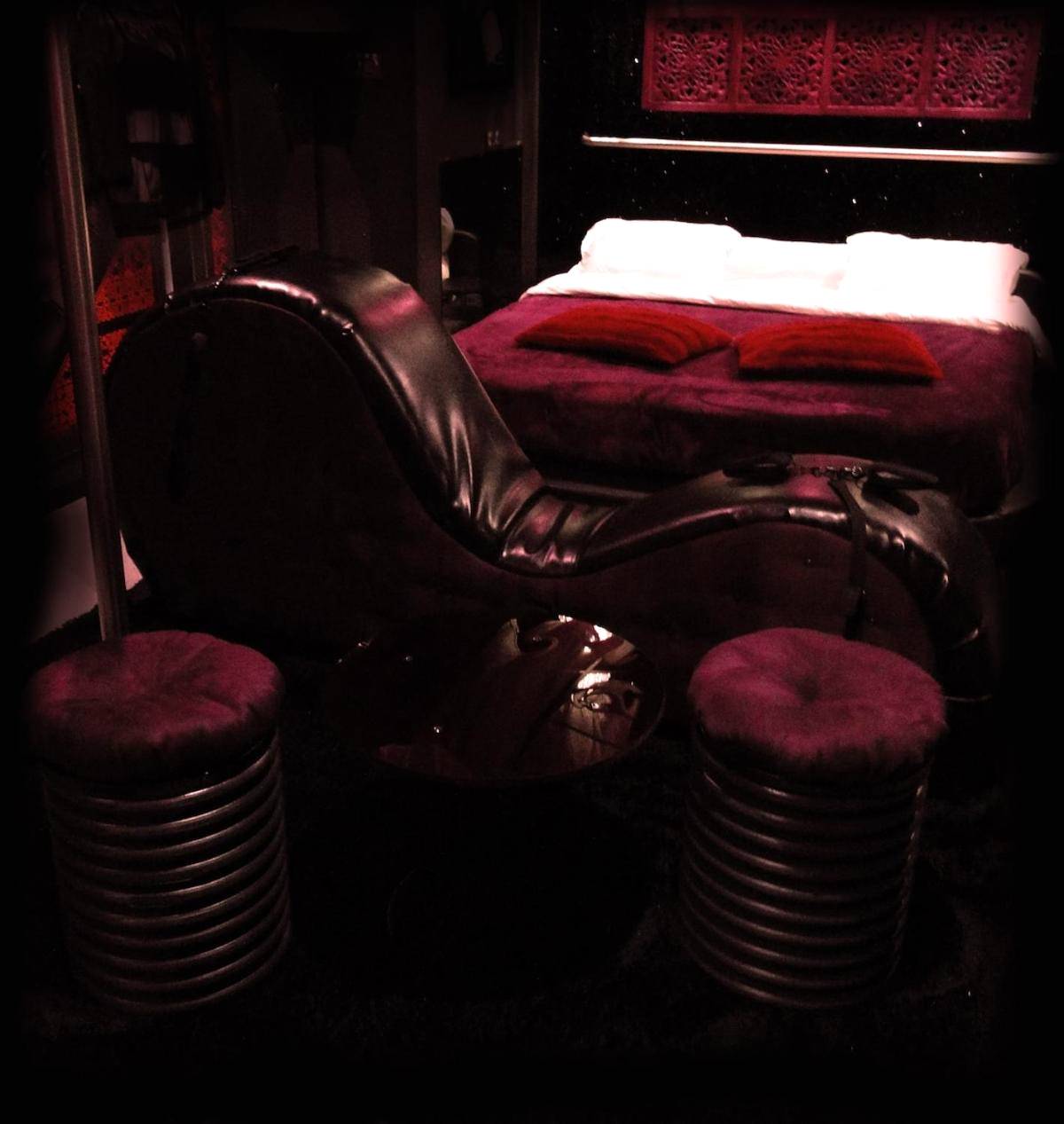Photo du logement - Love room Sparadis Laval 53 Studio avec jacuzzi privatif