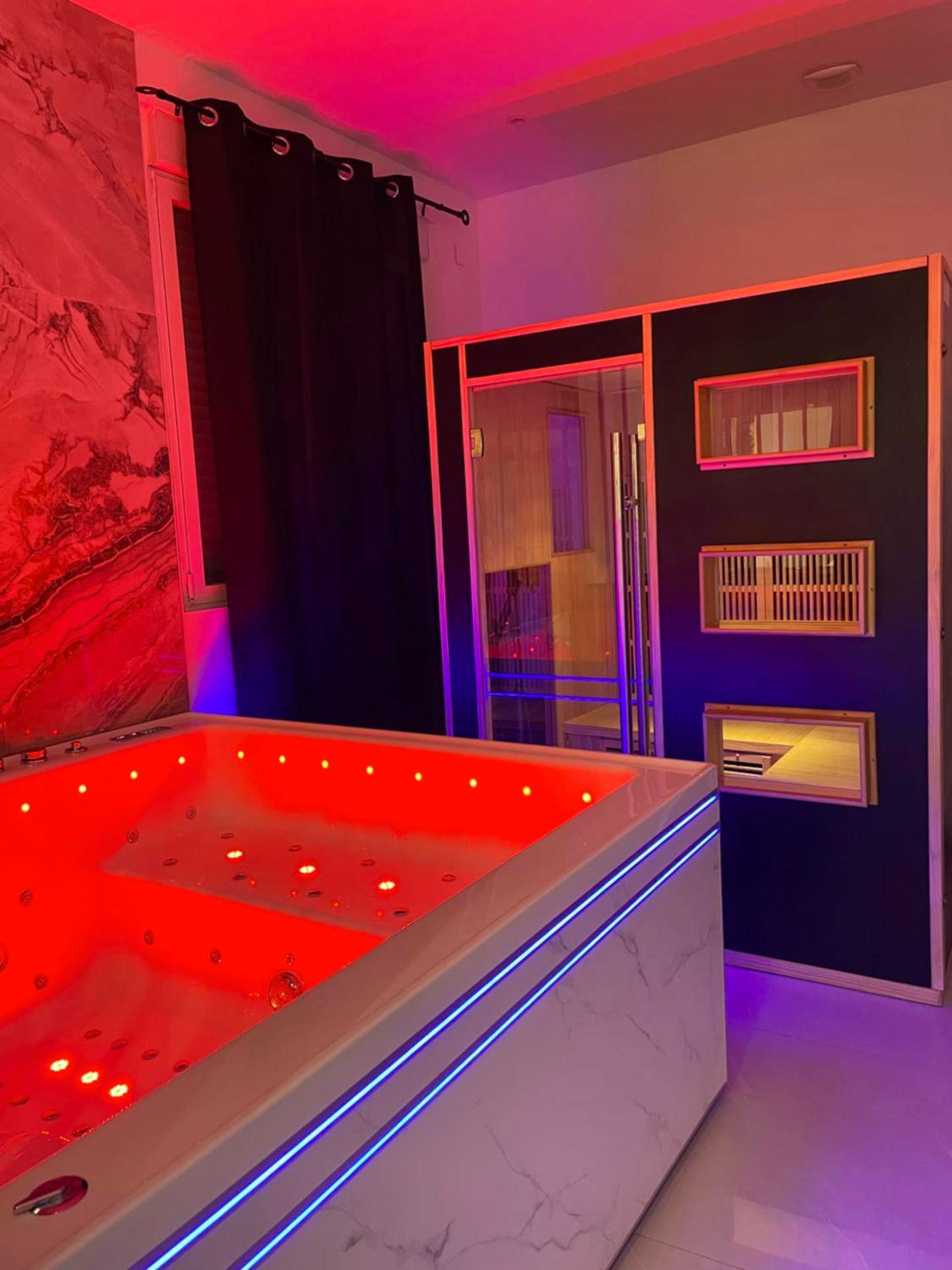 Espace bien - être avec jacuzzi et sauna - Sparadise : Jacuzzi et Sauna