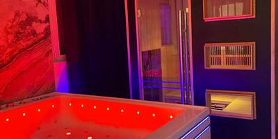 Espace bien - être avec jacuzzi et sauna - Sparadise : Jacuzzi et Sauna