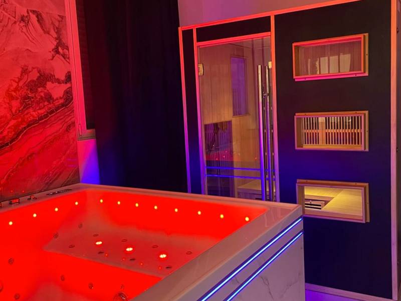 Espace bien - être avec jacuzzi et sauna - Sparadise : Jacuzzi et Sauna