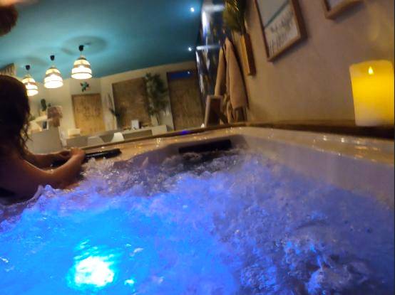 Photo du logement - Les Spas de la Mer, Appart&Spa Aloha, 100m de la plage, Plein cœur du Grau - Le Grau - du - Roi