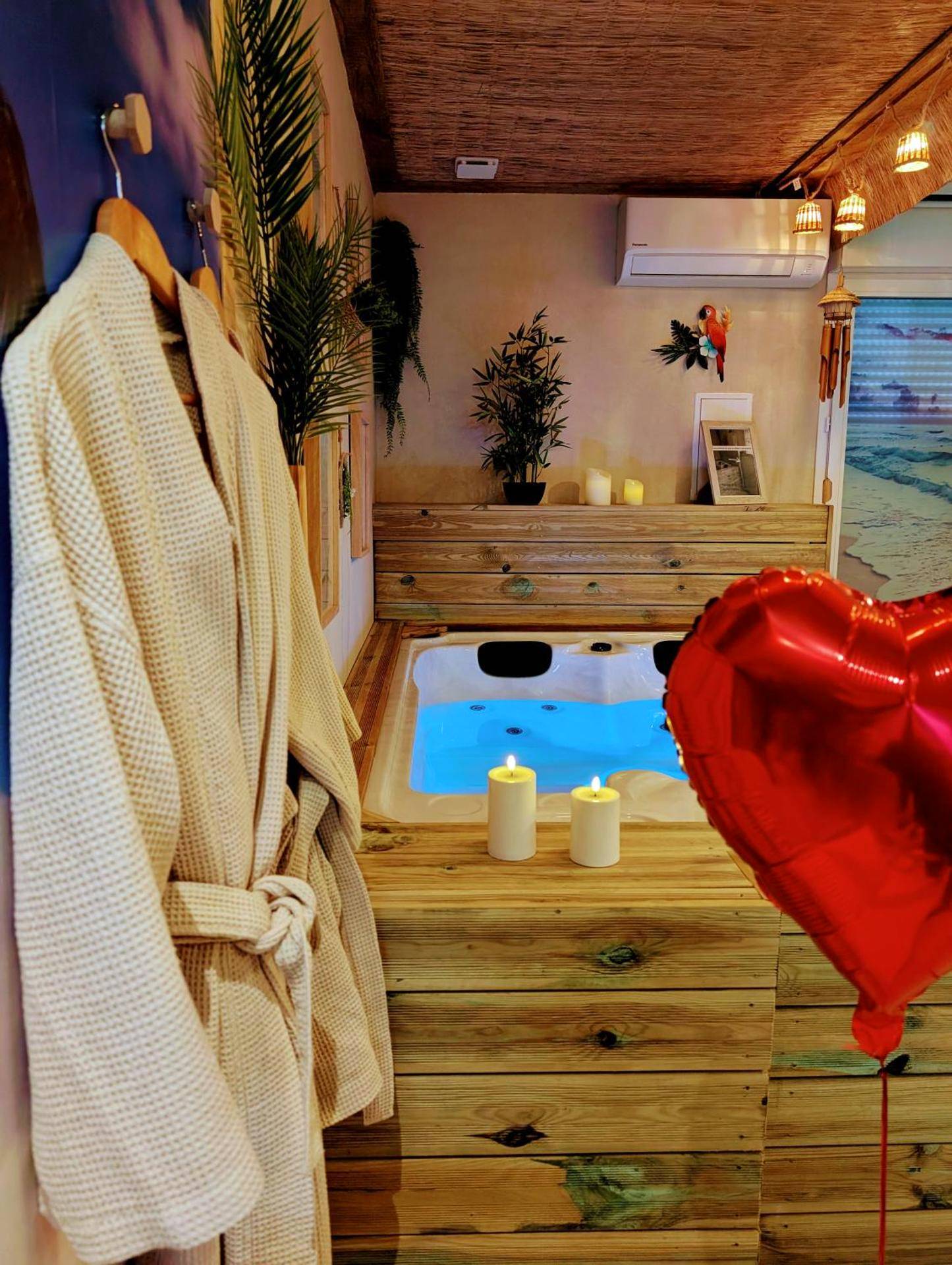 Photo du logement - Les Spas de la Mer, Appart&Spa Aloha, 100m de la plage, Plein cœur du Grau