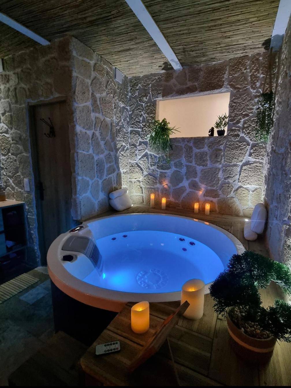Photo du logement - Les Spas de la mer, Suite & Spa, Love room, Plein Cœur du Grau - Le Grau - du - Roi