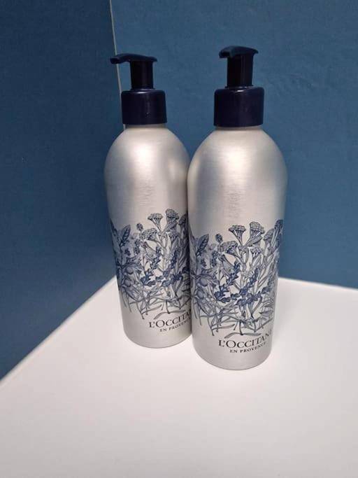 Flacons de produits de soin L'Occitane - Les Spas du Sébasto