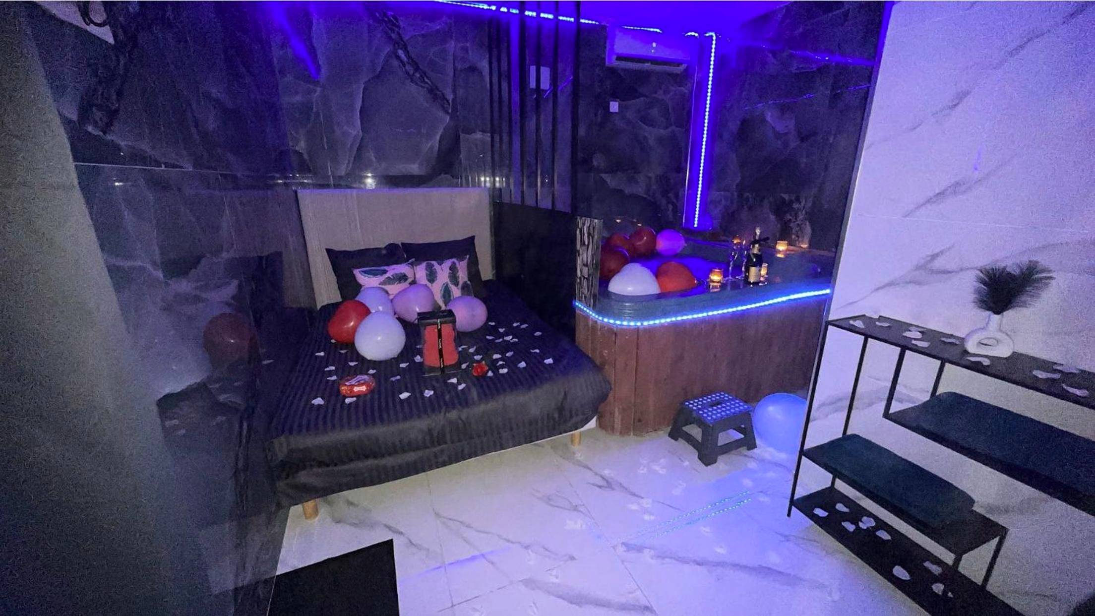 Vue d'ensemble de la suite avec jacuzzi - Spazen30