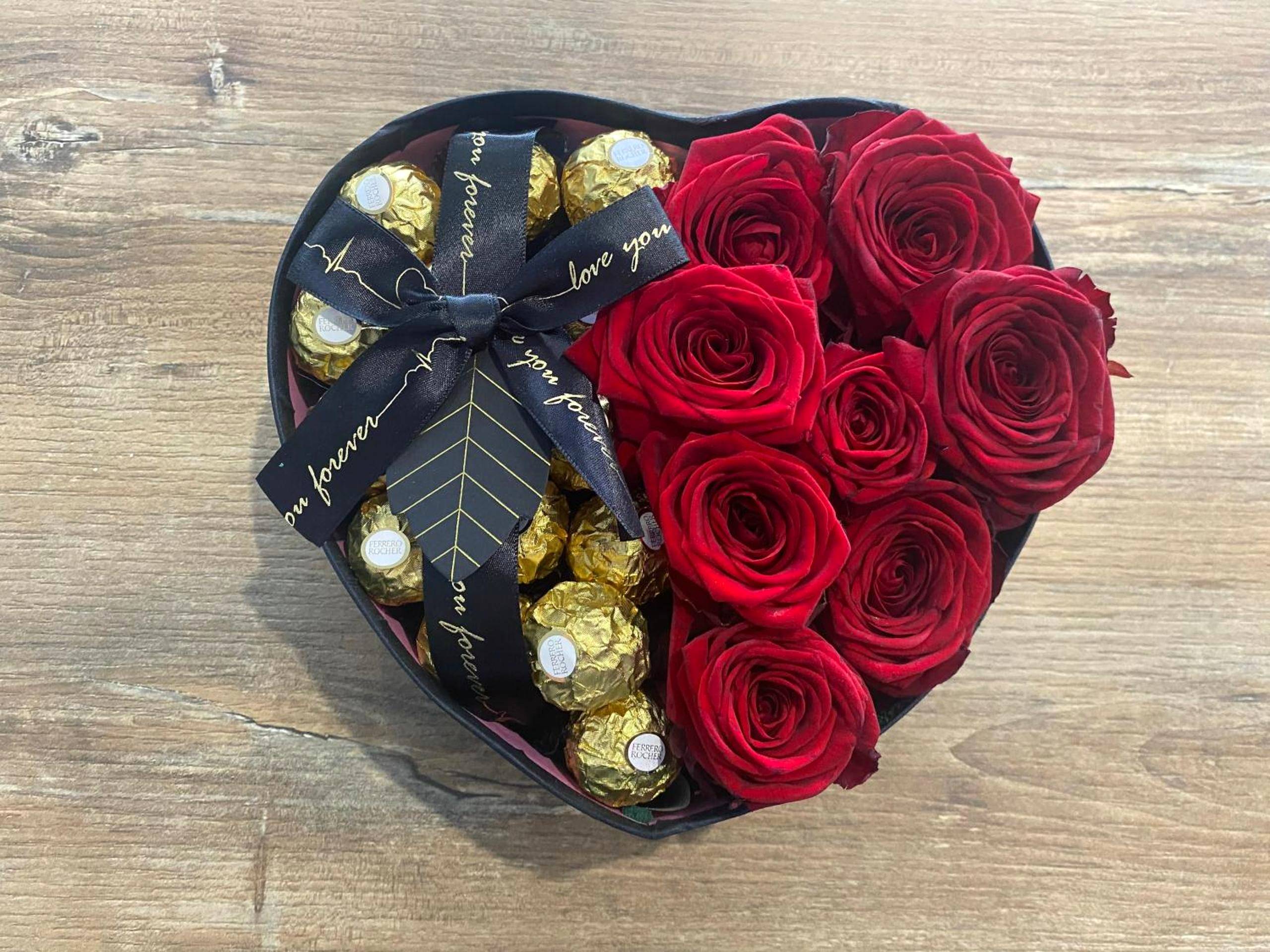 Photo du logement - SPICY LOVE - proche Nice et Cannes - Jacuzzi privatif - French Riviera - luxe - suite romantique