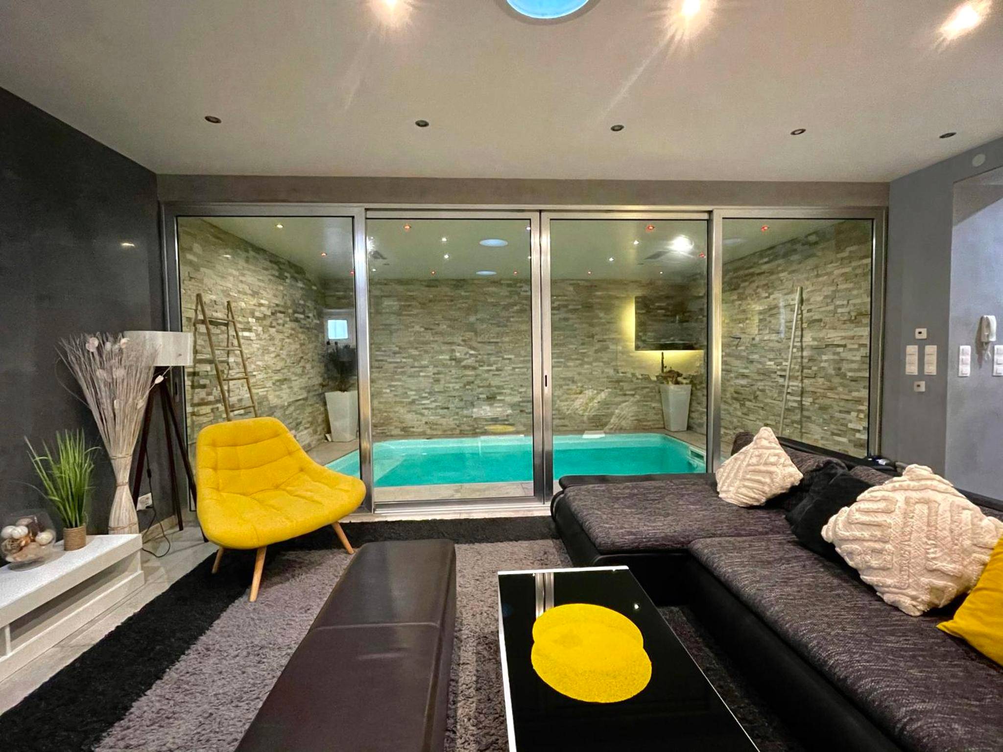 Photo du logement - Appartement Standing piscine intérieur privatisée .