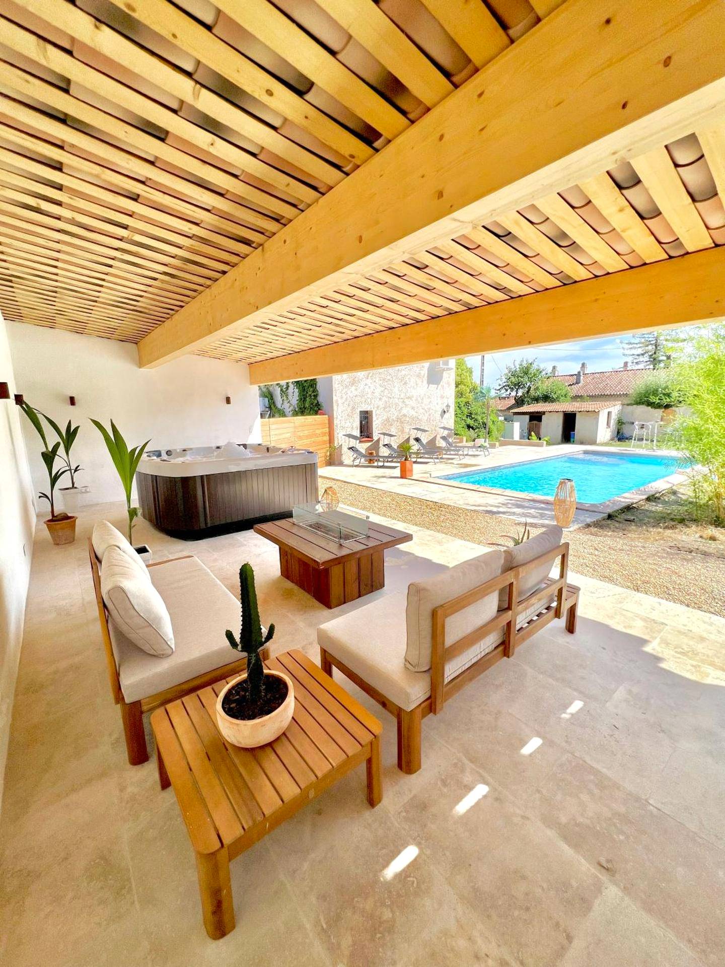 Photo du logement - Studio avec jacuzzi et piscine - Lorgues