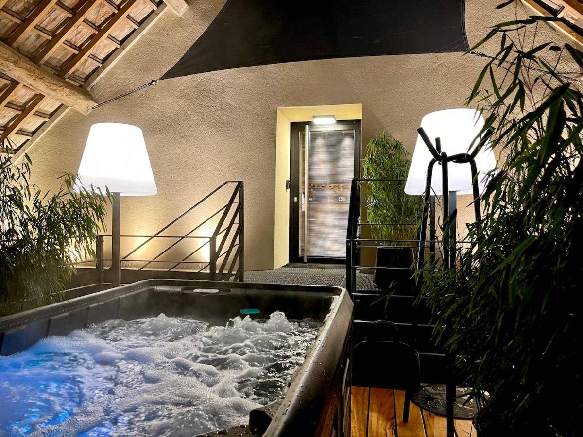 Photo du logement - Le Studio des Prés Verts Suite Design avec Jacuzzi Privatif - Jouey