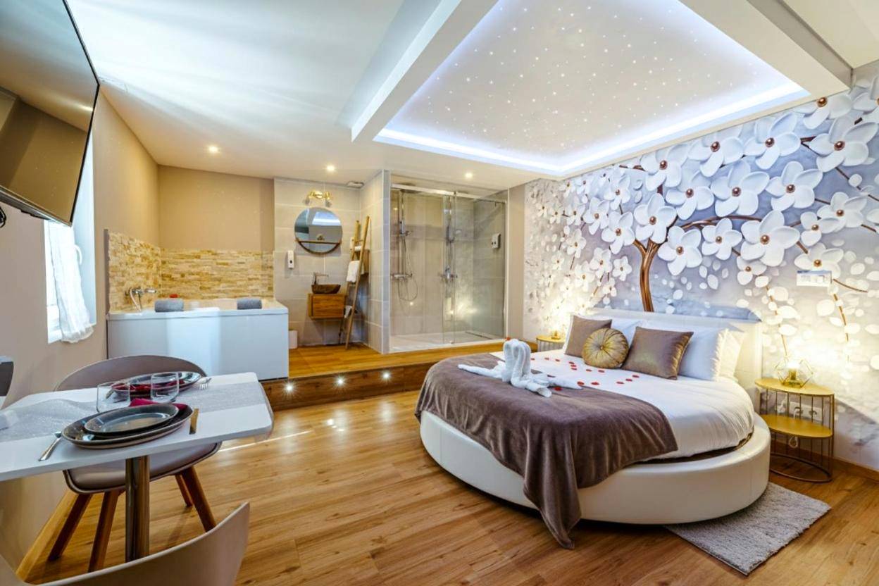 Vue du logement - Studio Love room Spa Baignoire double La Ciotat Centre port