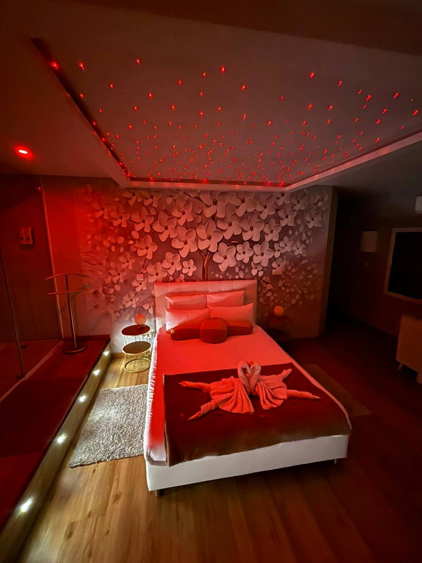 Photo du logement - Studio Love room Spa Baignoire double La Ciotat Centre port