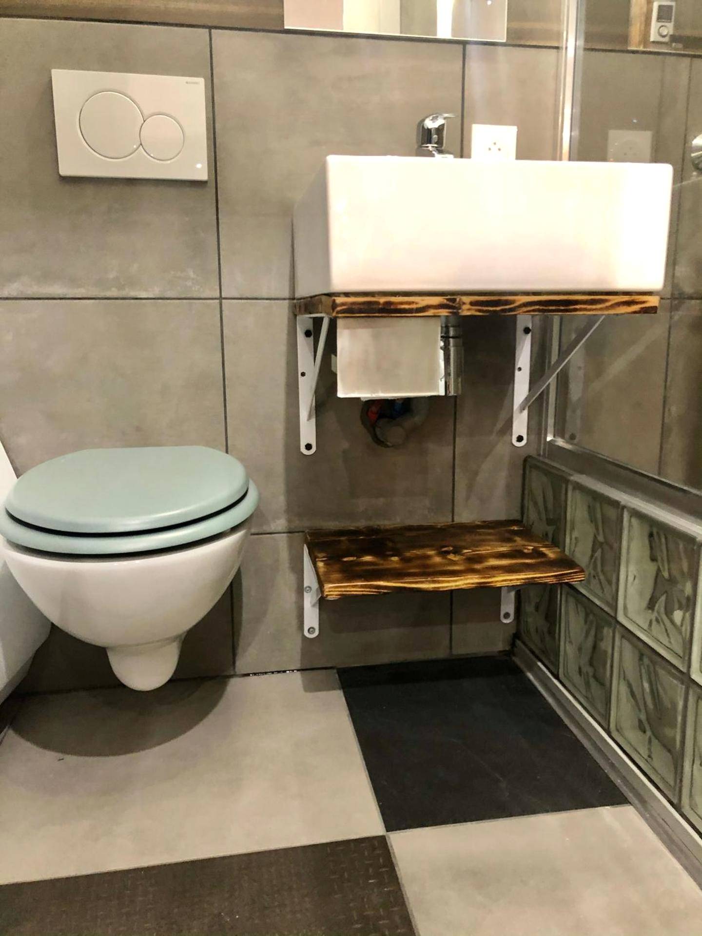 Photo du logement - Studio cocooning Spa, lit XXL, cour extérieure