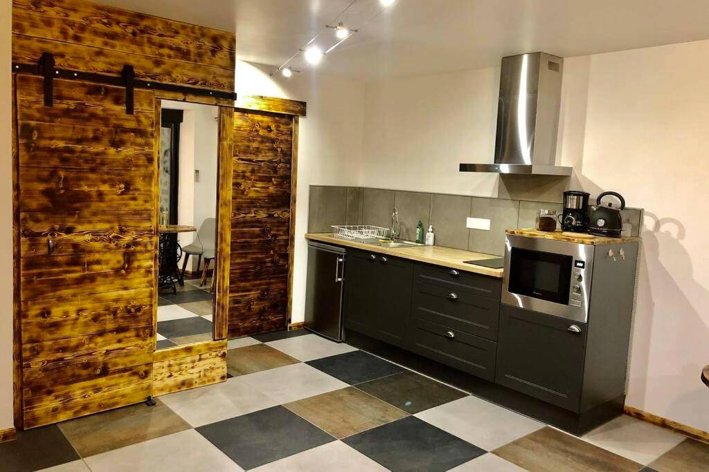 Photo du logement - Studio cocooning Spa, lit XXL, cour extérieure