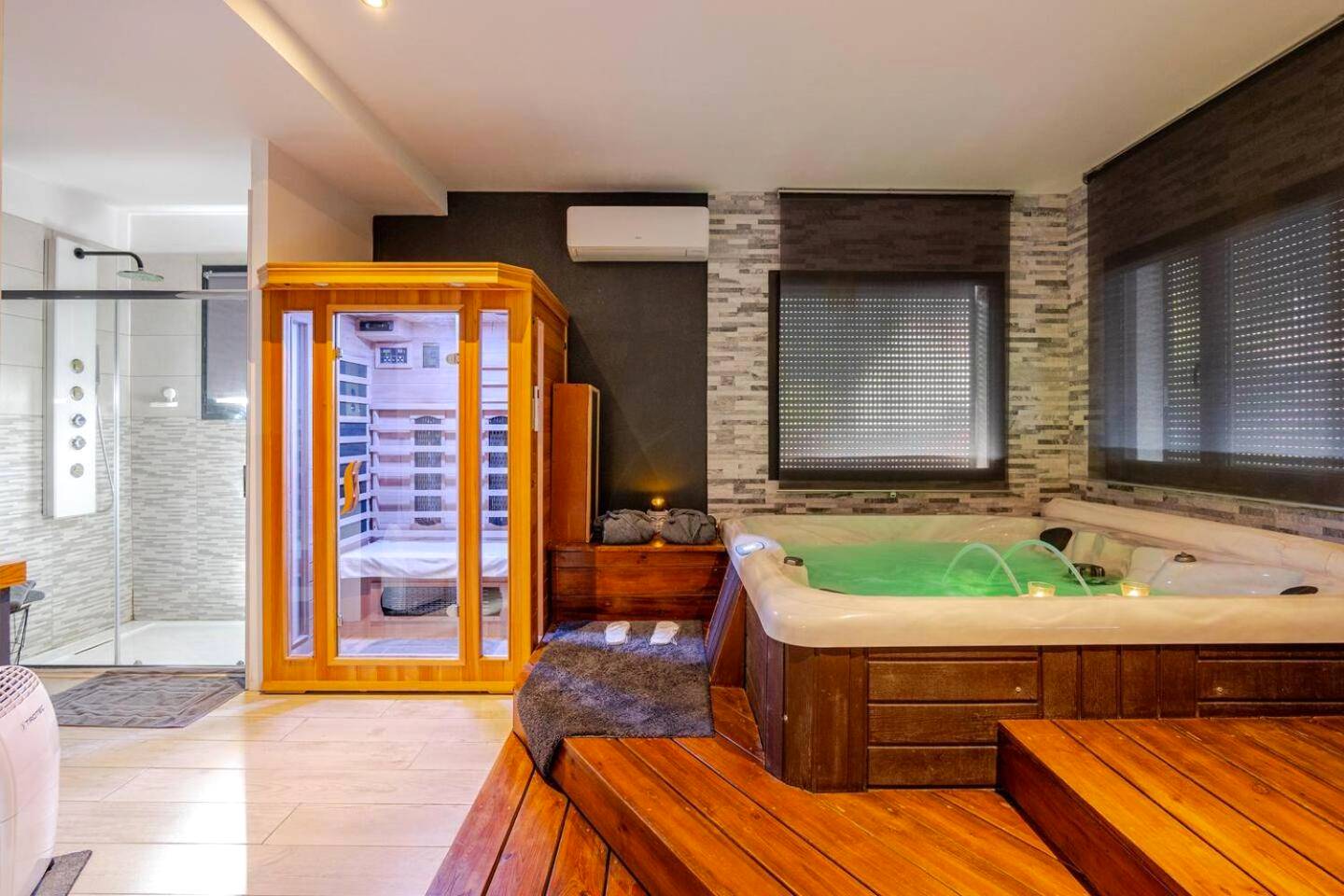 Vue principale - Love Room Les Mées - Suit Dream Bleue