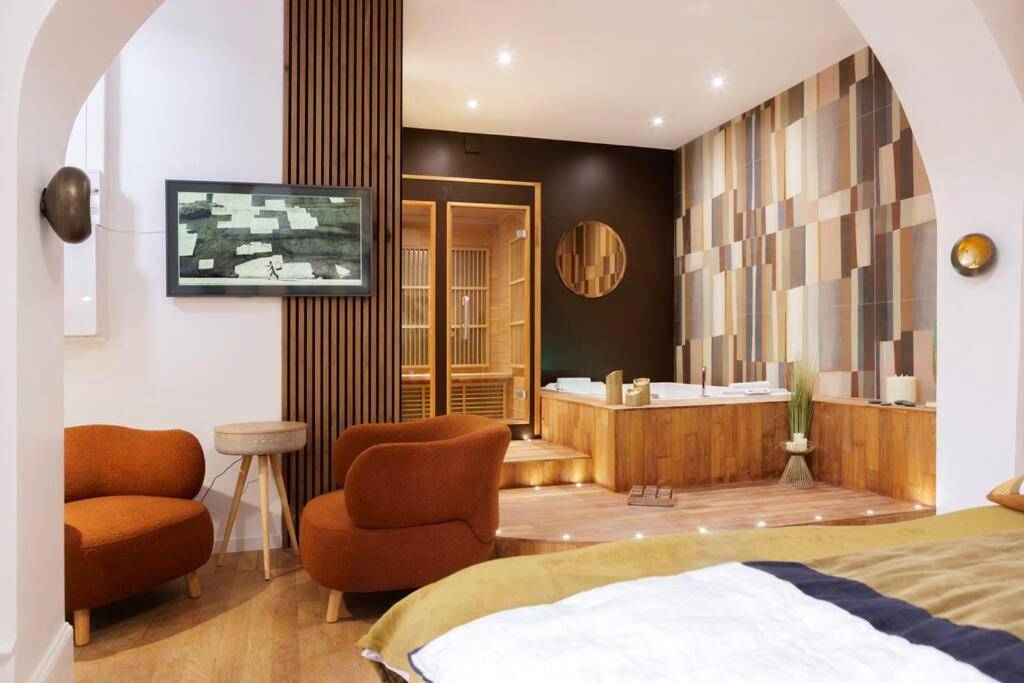Photo du logement - La suite du 21 - jacuzzi - sauna - centre ville