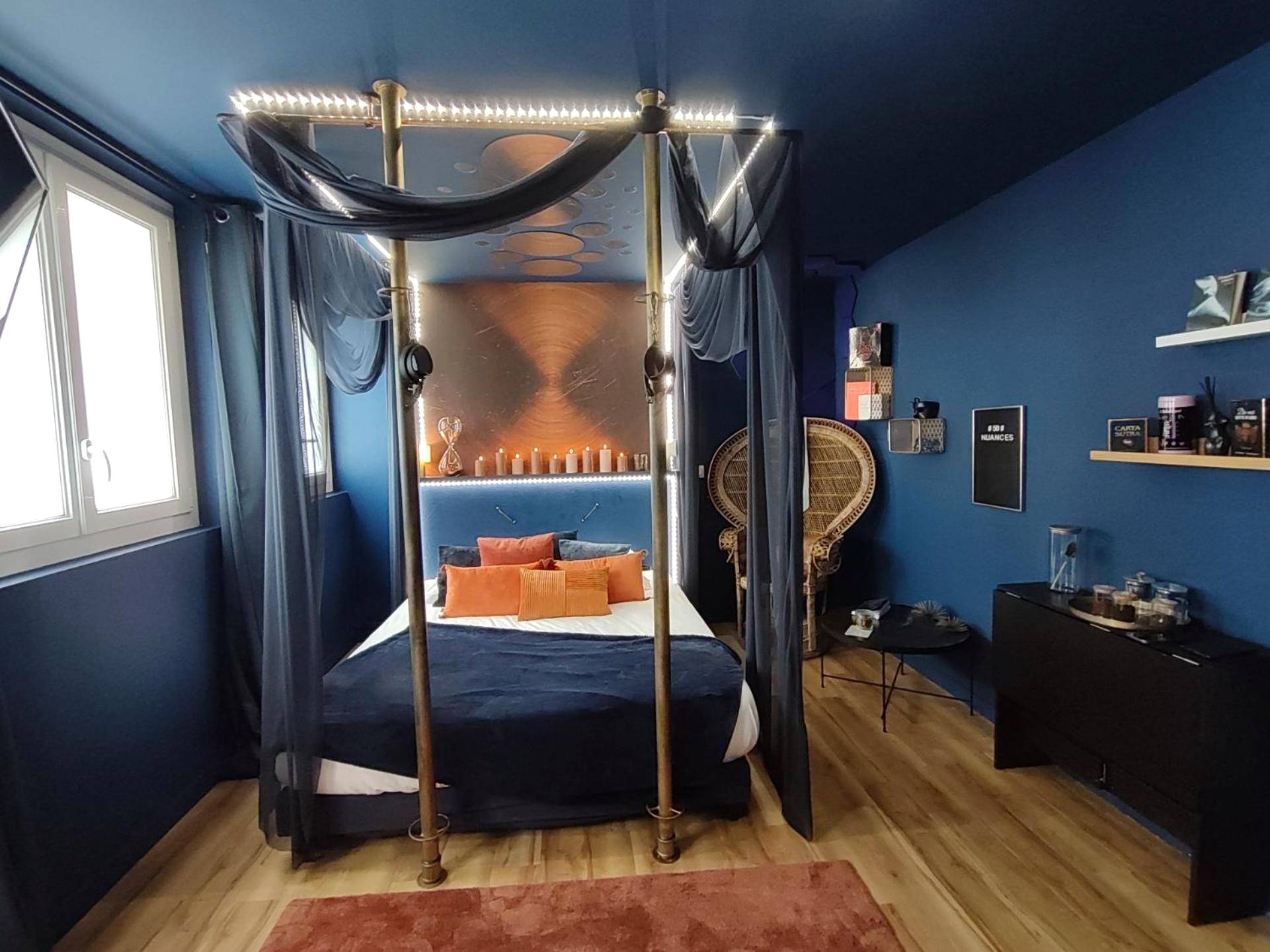 Vue du logement - Love Room Caen - Suite 50 Nuances avec Balnéothérapie pour 2