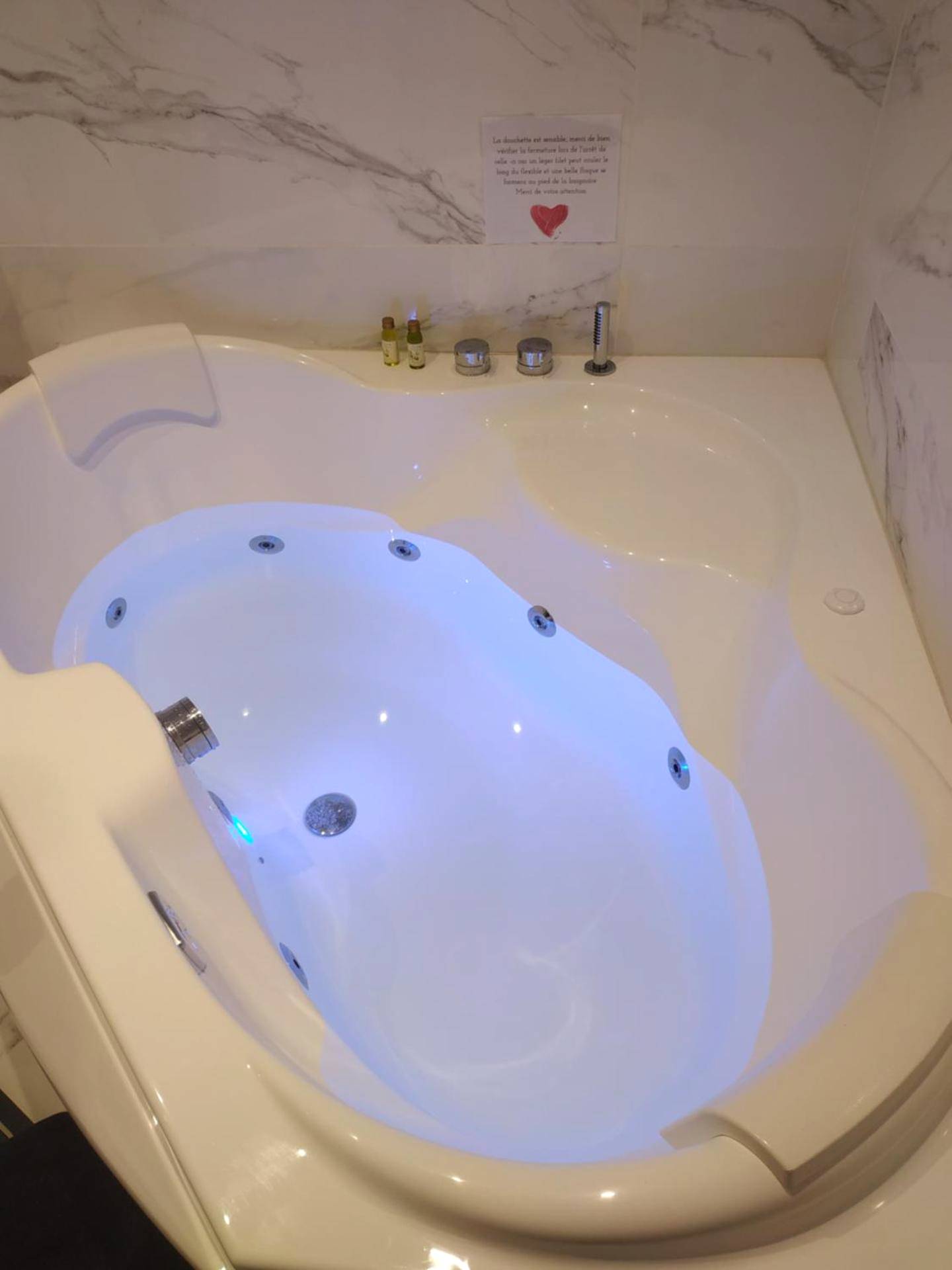 Photo du logement - Suite 50 Nuances avec Balnéothérapie pour 2