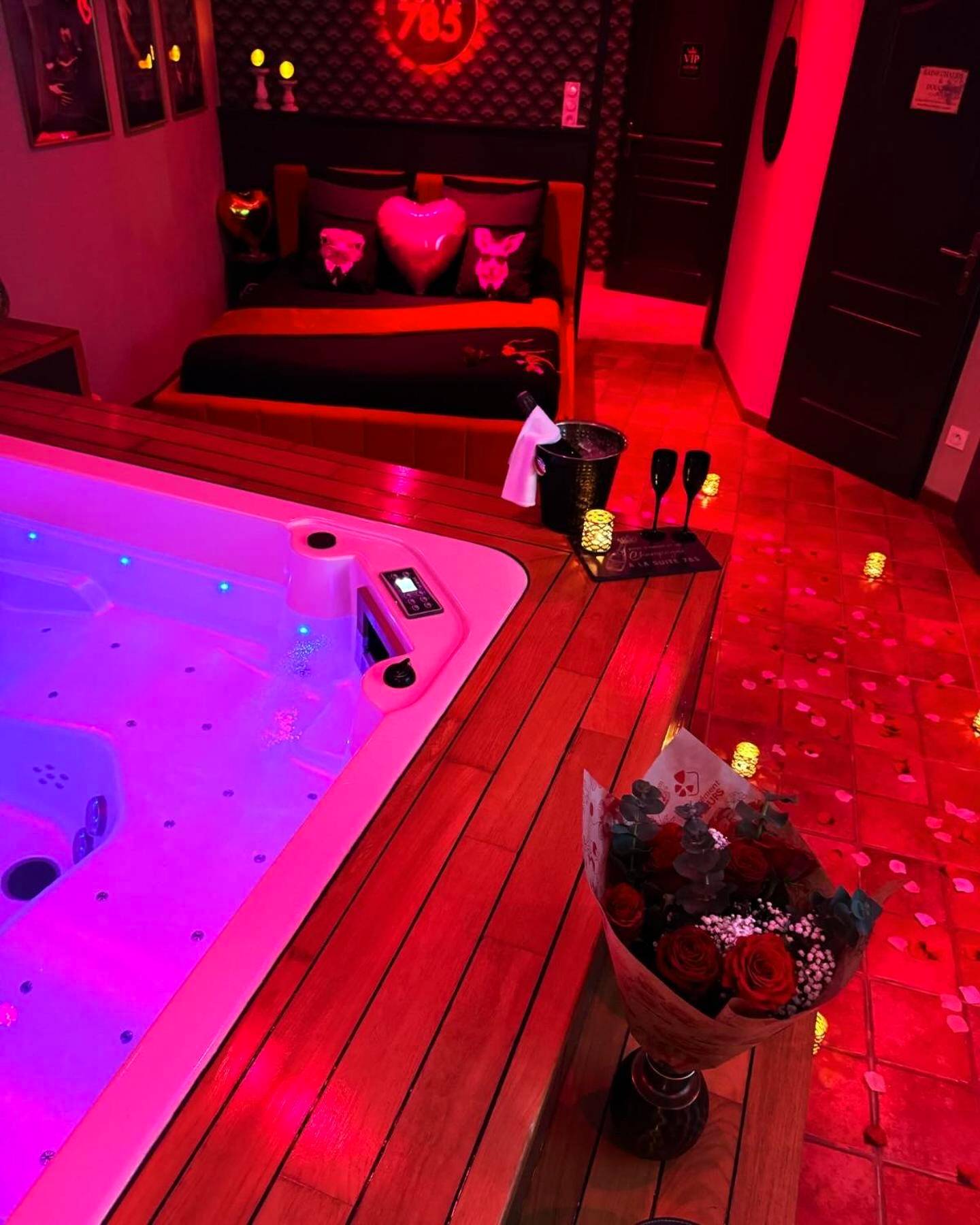 Photo du logement - SUITE 785 Chambre Jacuzzi Sauna - Montauban