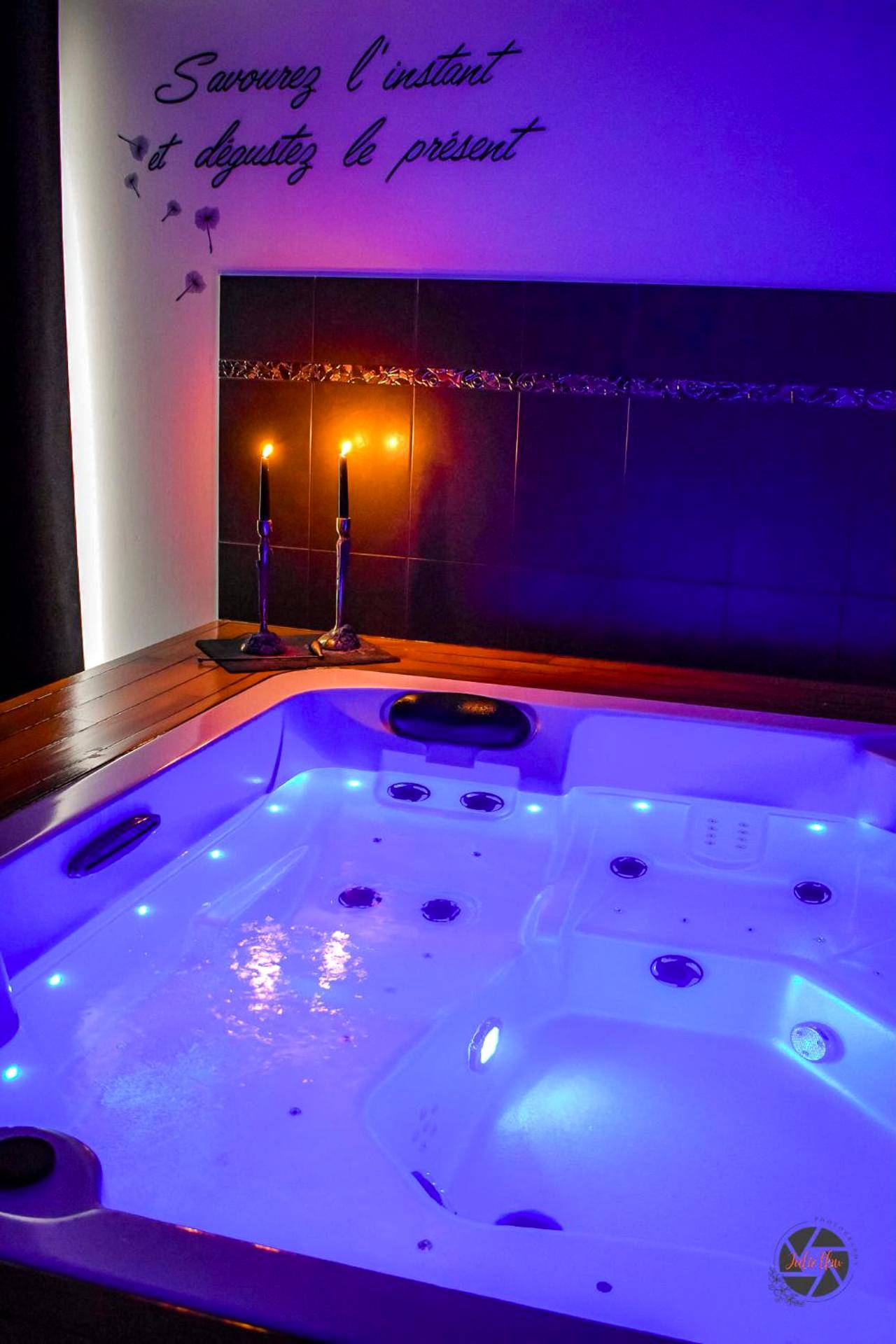 Photo du logement - SUITE 785 Chambre Jacuzzi Sauna