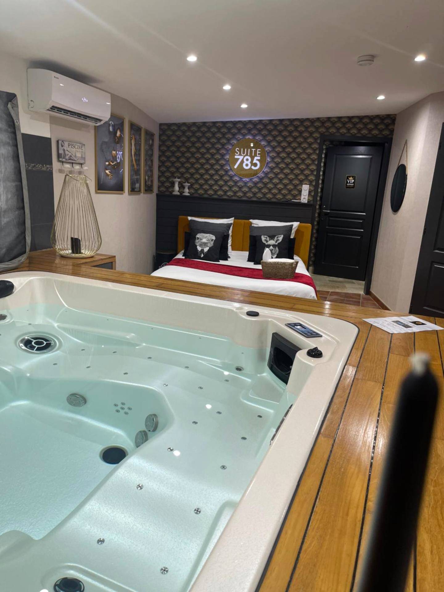 Photo du logement - SUITE 785 Chambre Jacuzzi Sauna