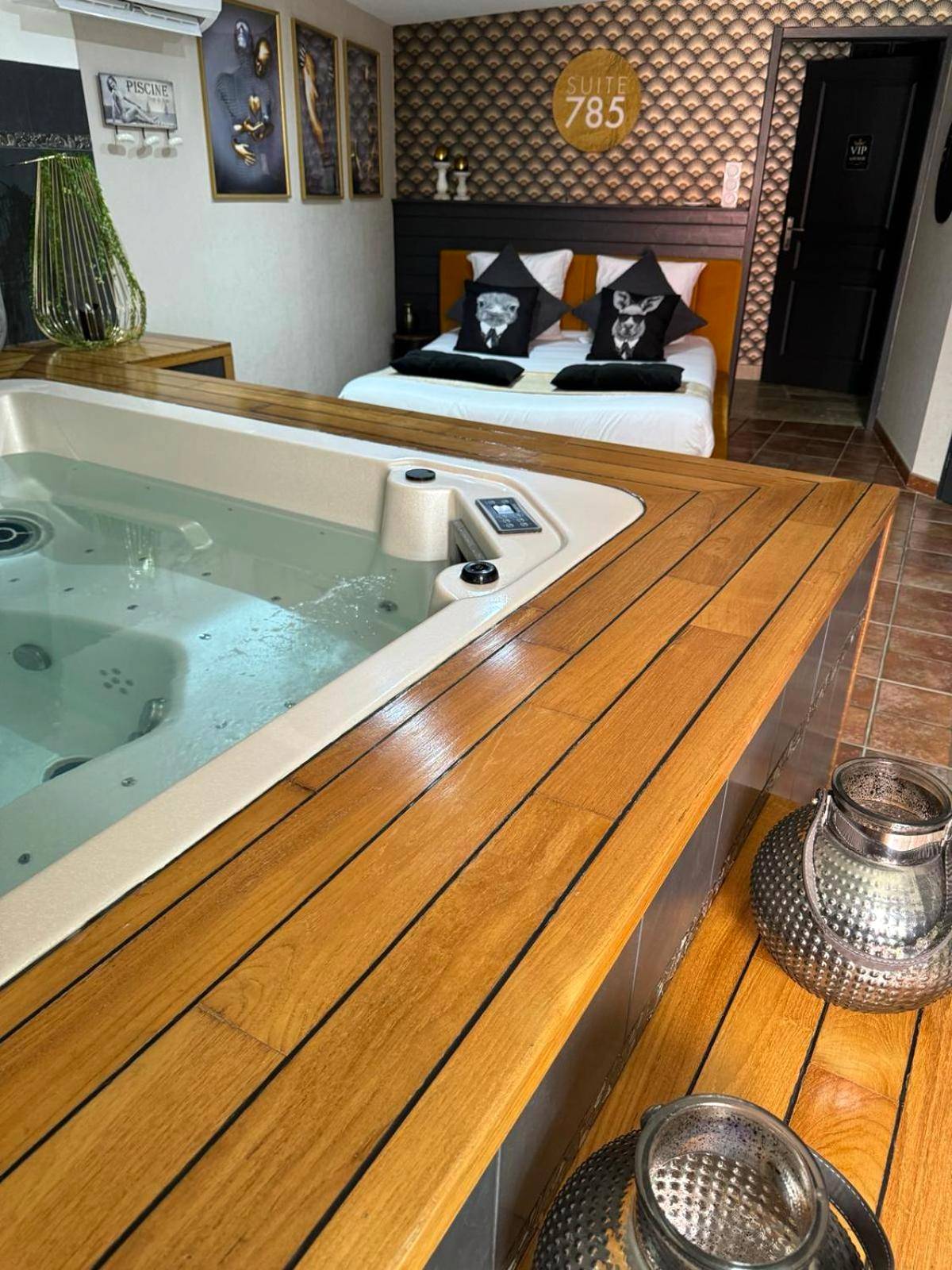 Photo du logement - SUITE 785 Chambre Jacuzzi Sauna