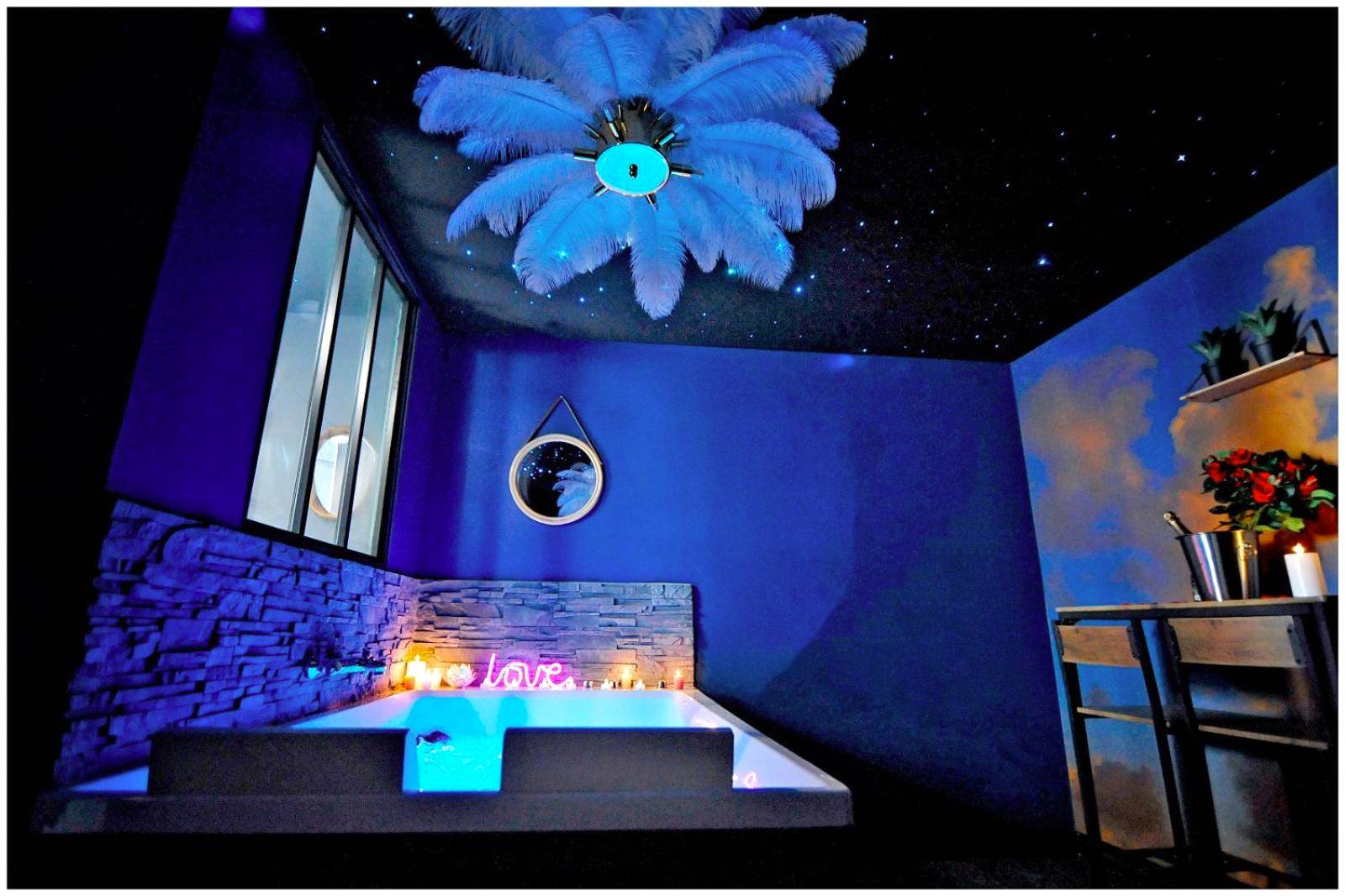 Photo du logement - La Suite 7ième ciel étoilé, SPA XXL, Lit sous les étoiles, 5 min centre - Bourgoin - Jallieu