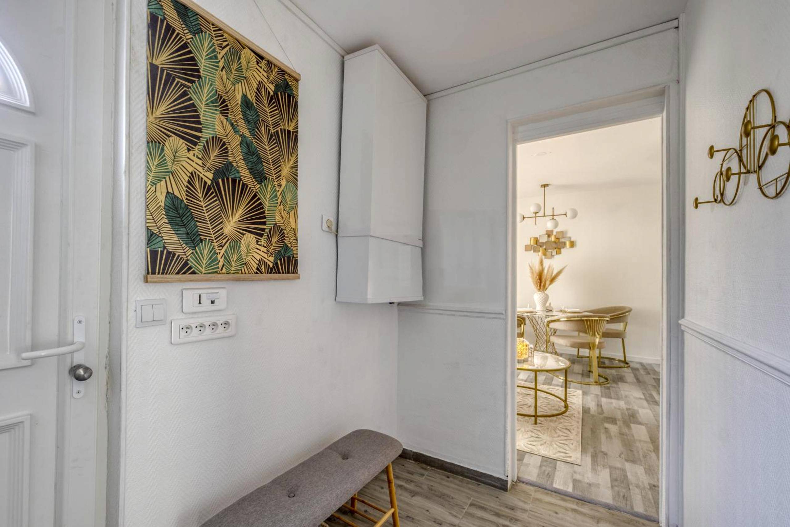 Photo du logement - Suite 90m2 avec Jacuzzi jardin Proche Paris CDG - Livry - Gargan