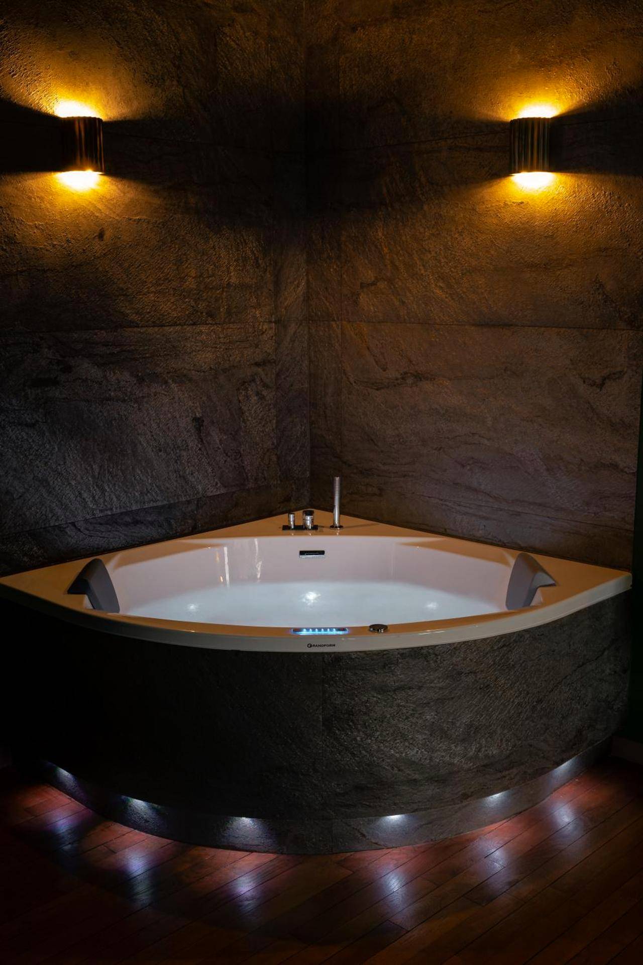 Photo du logement - Suite Amazonie de luxe avec balnéo