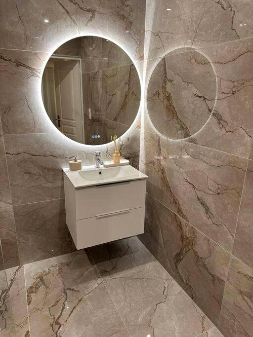 Photo du logement - La Suite Bali Jacuzzi,Sauna,Netflix,Disney - Amiens