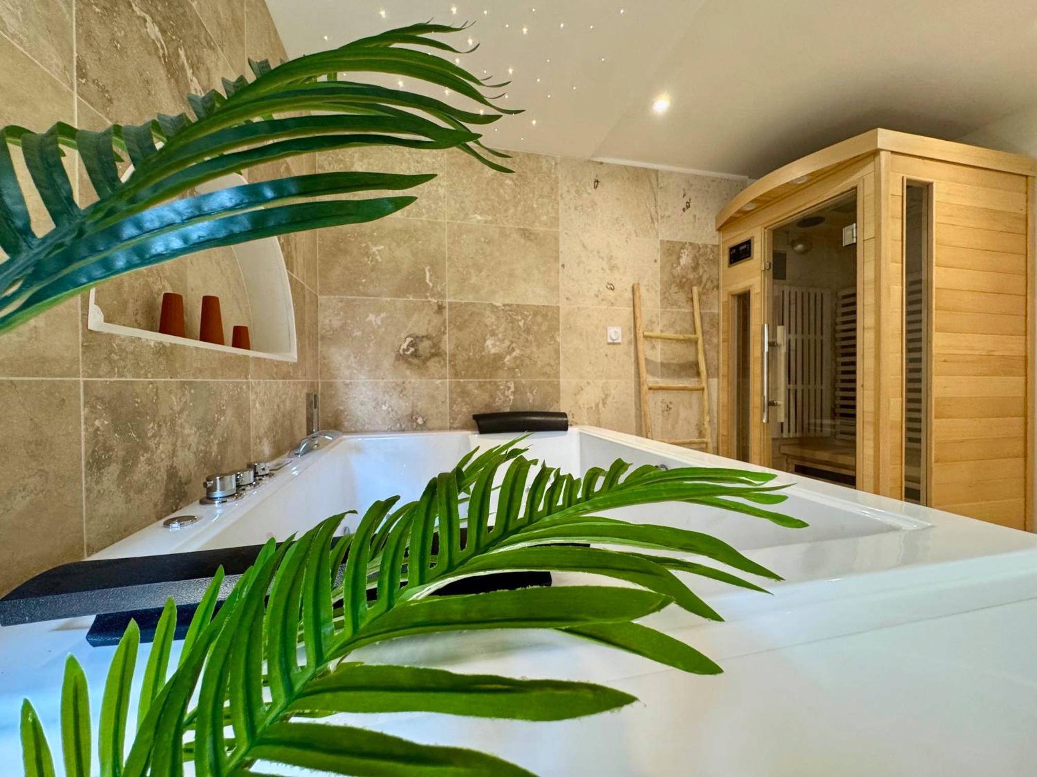 Sauna privatif et peignoirs à disposition - La Suite Balinaise