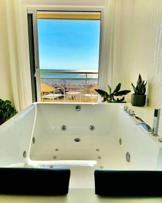 Autre vue interieure - Suite Balnéo Canet - Canet - en - Roussillon