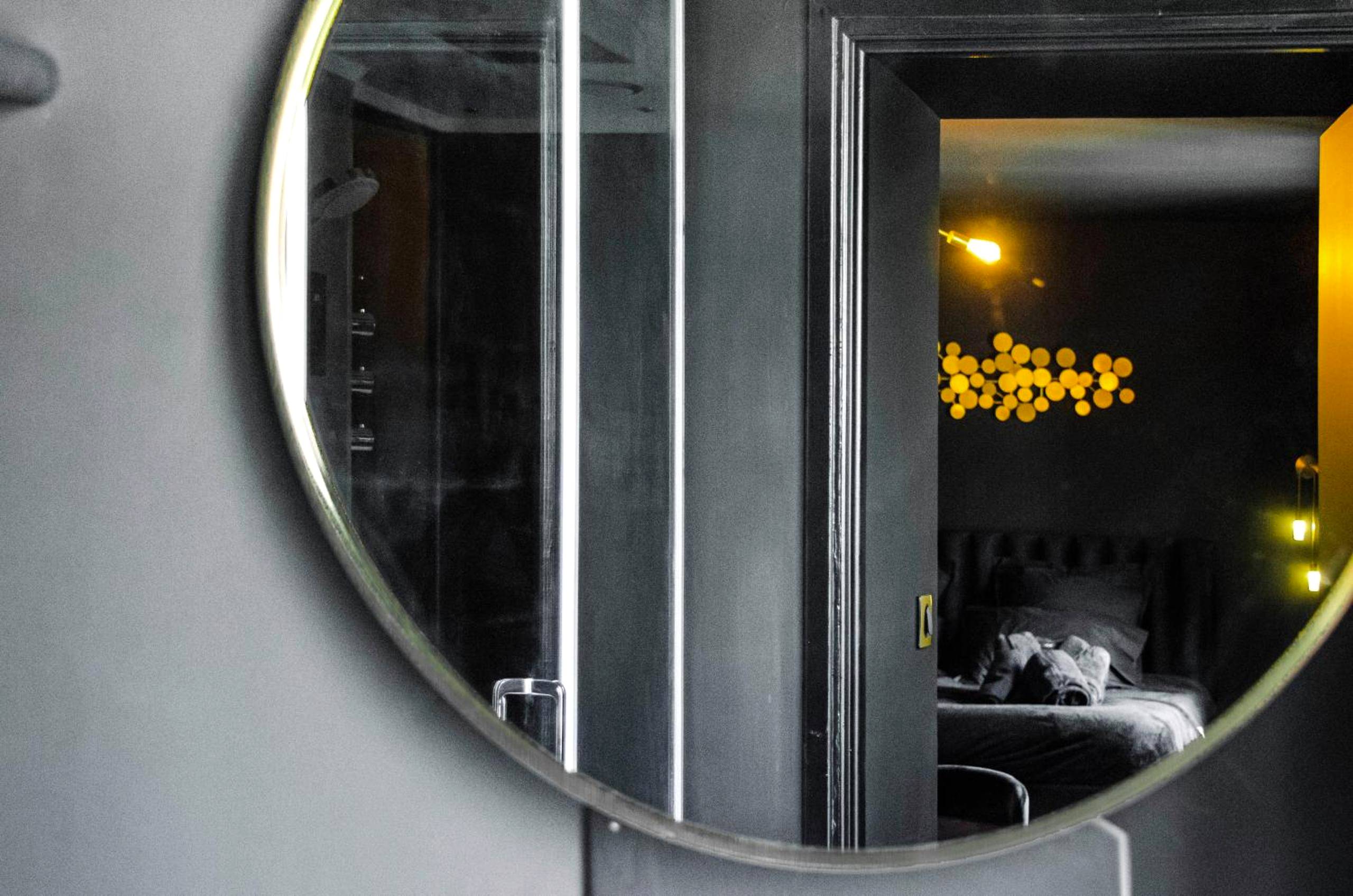 Photo du logement - Suite Balneo Hammam Noire et Or - Saint - Étienne