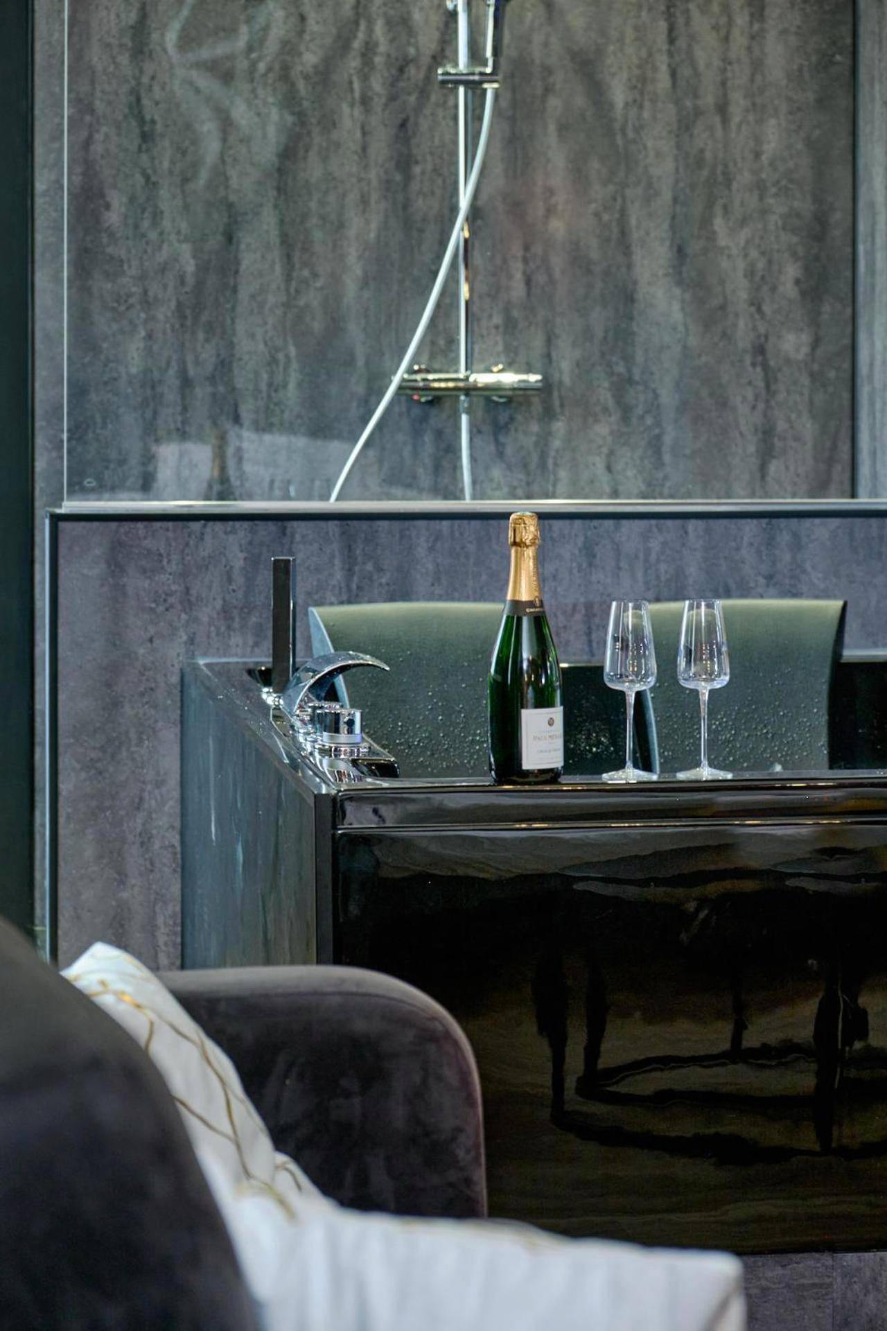 Photo du logement - Suite romantique avec Balneo et jeux coquins