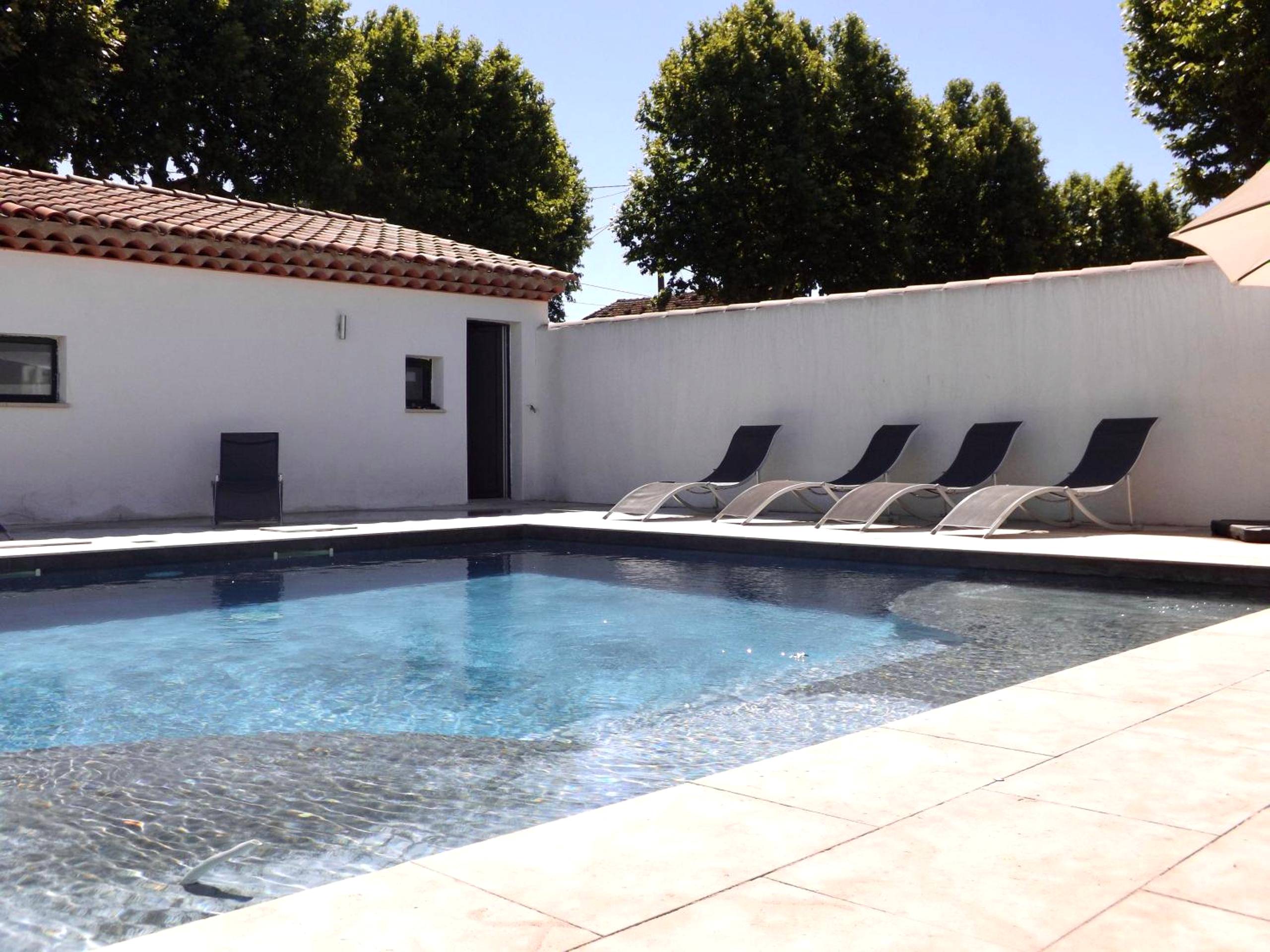 Photo du logement - La Suite Côté Pool - House Piscine, Sauna & Jacuzzi privatifs - Istres