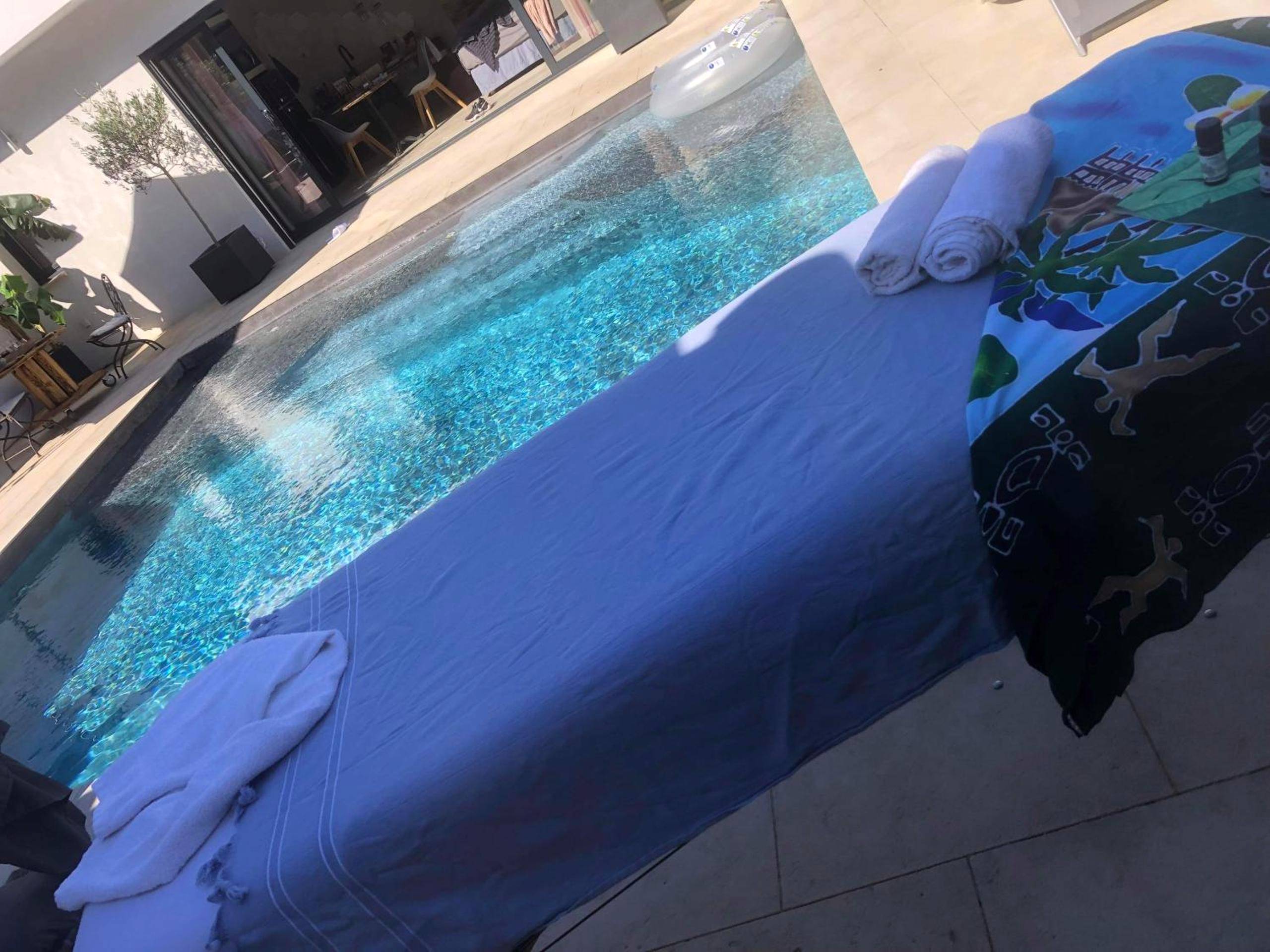 Photo du logement - La Suite Côté Pool - House Piscine, Sauna & Jacuzzi privatifs - Istres