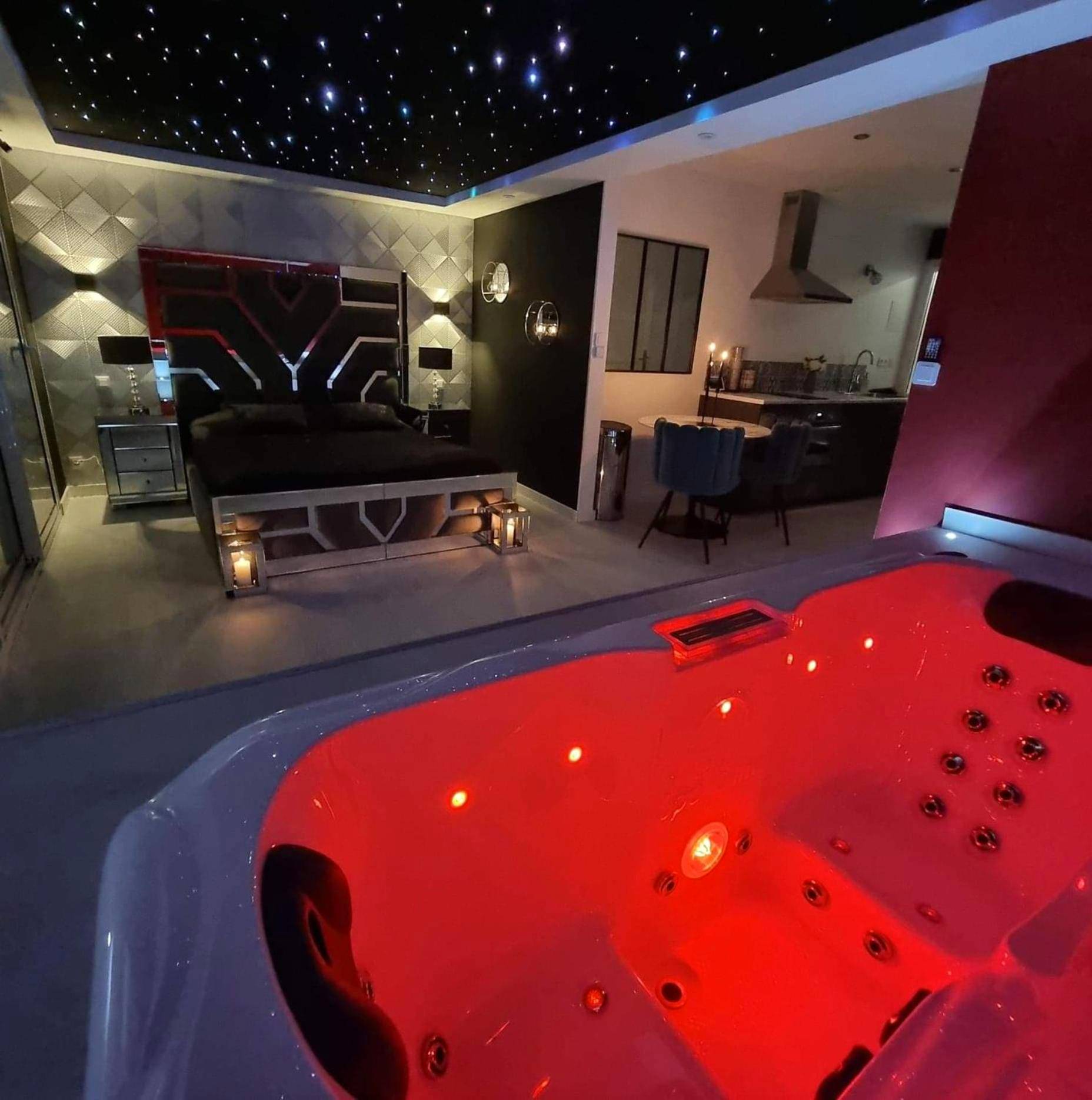 Photo du logement - Suite cristal LovingSpa avec jacuzzi privatif - Lignières - de - Touraine