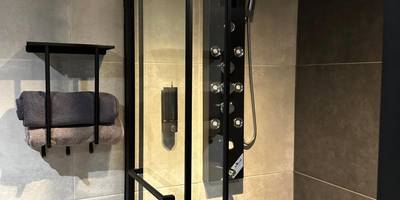 Douche à l'italienne avec colonne hydromassante - Suite L'échappée Belle