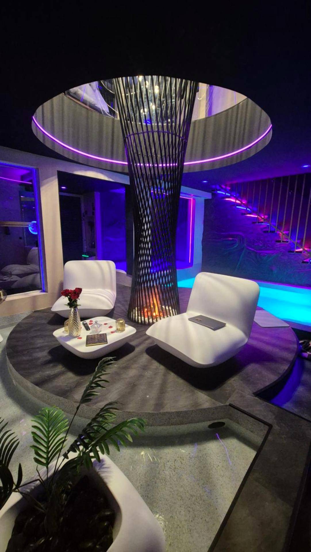 Vue du logement - Love Room Coursan - Suite de luxe érotique chic