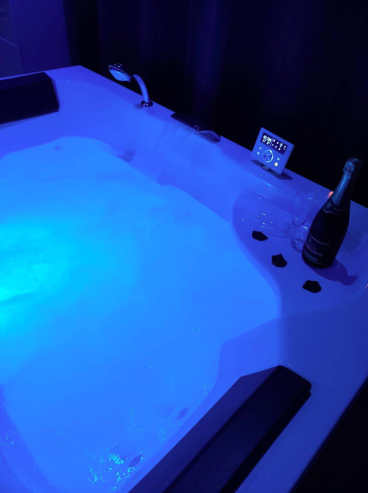 Photo du logement - La Suite Etoilée - Balnéo privative - Courgains