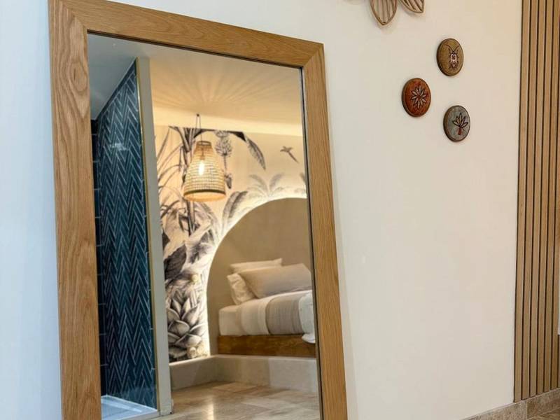 Photo - LA SUITE DE L'EXTASE - LOVE ROOM - Jacuzzi privé & Terrasse - Parking et Wifi Gratuit - ...