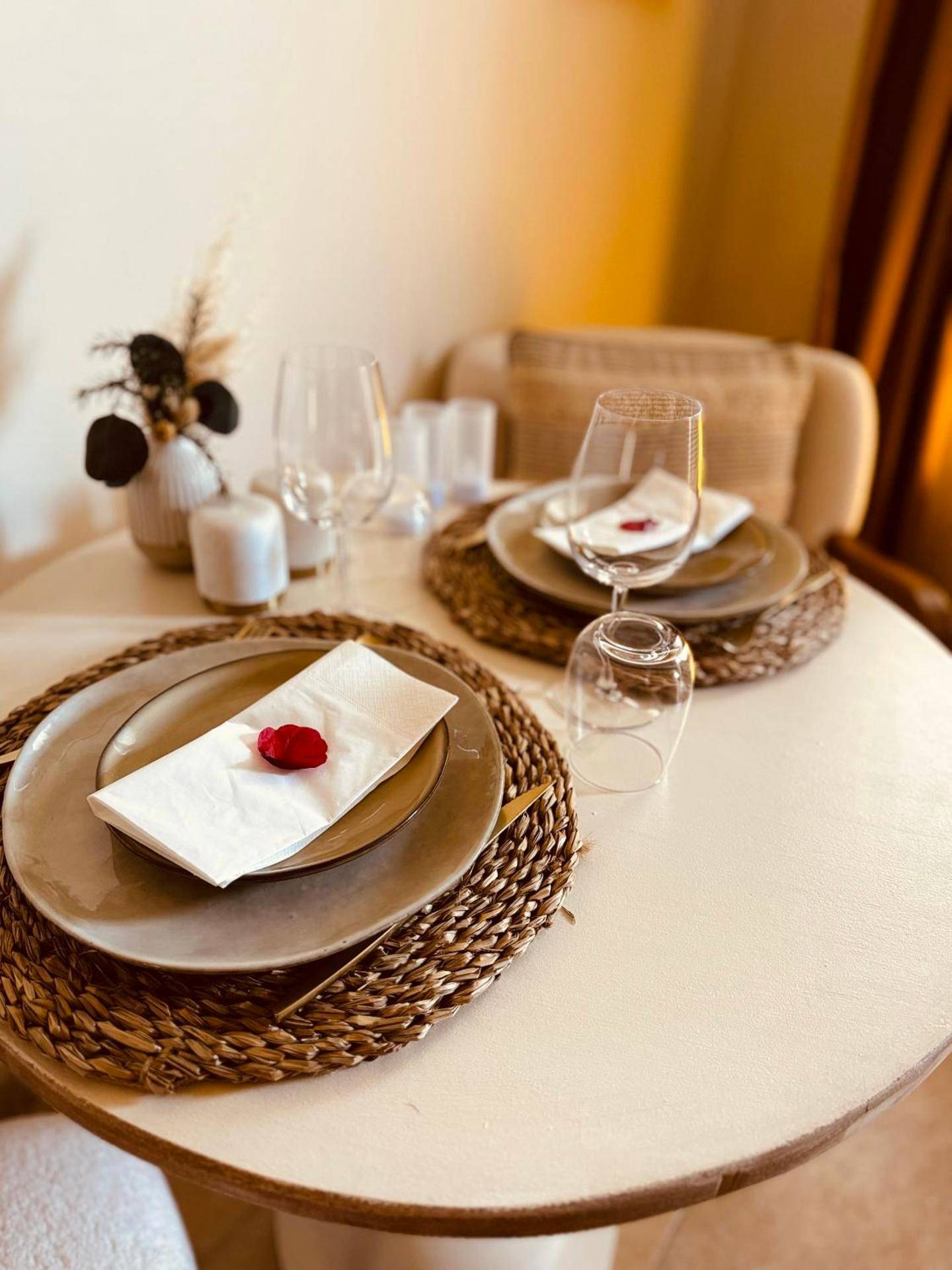 Photo - LA SUITE DE L'EXTASE - LOVE ROOM - Jacuzzi privé & Terrasse - Parking et Wifi Gratuit - ...