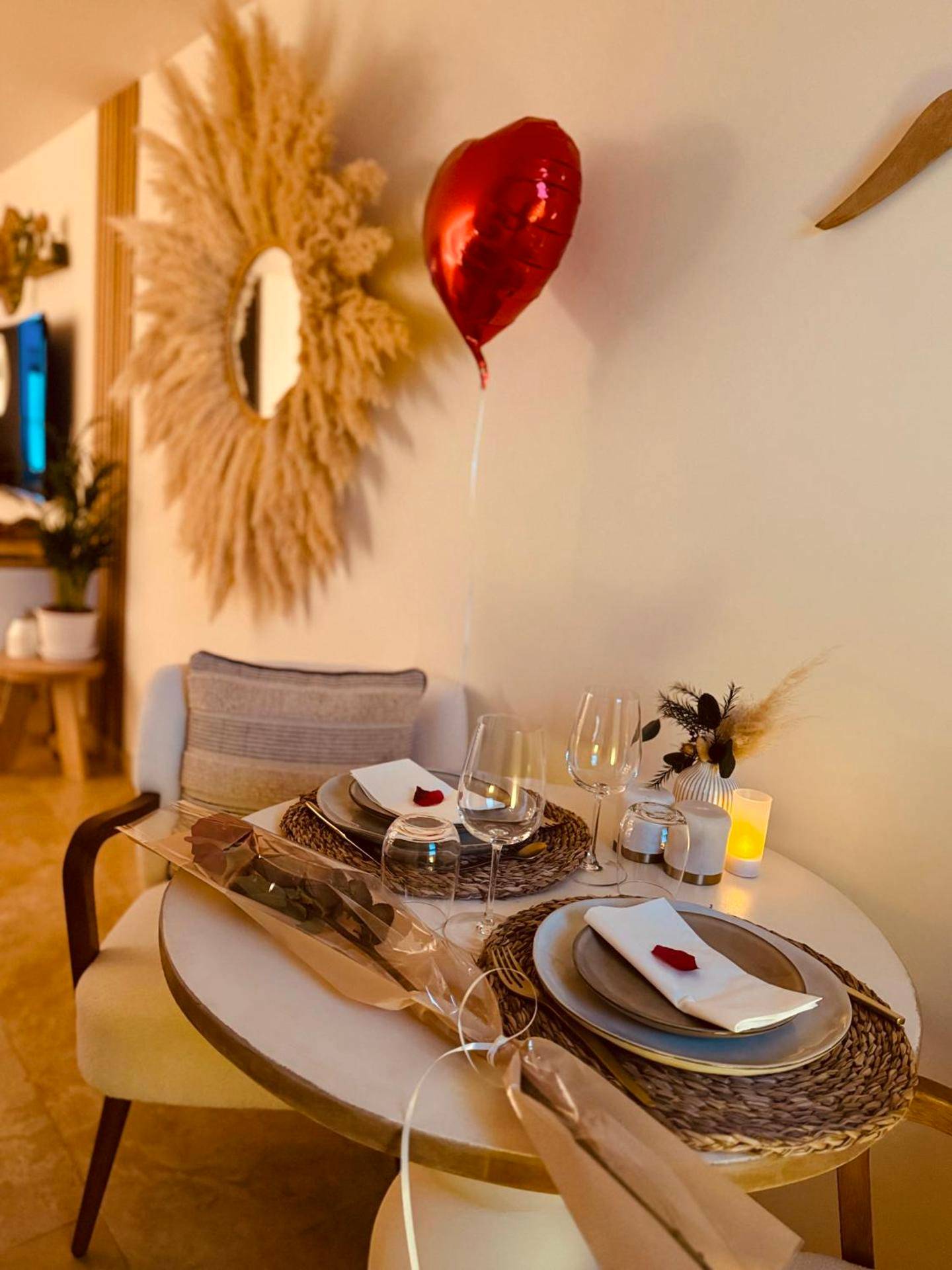 Photo - LA SUITE DE L'EXTASE - LOVE ROOM - Jacuzzi privé & Terrasse - Parking et Wifi Gratuit - ...