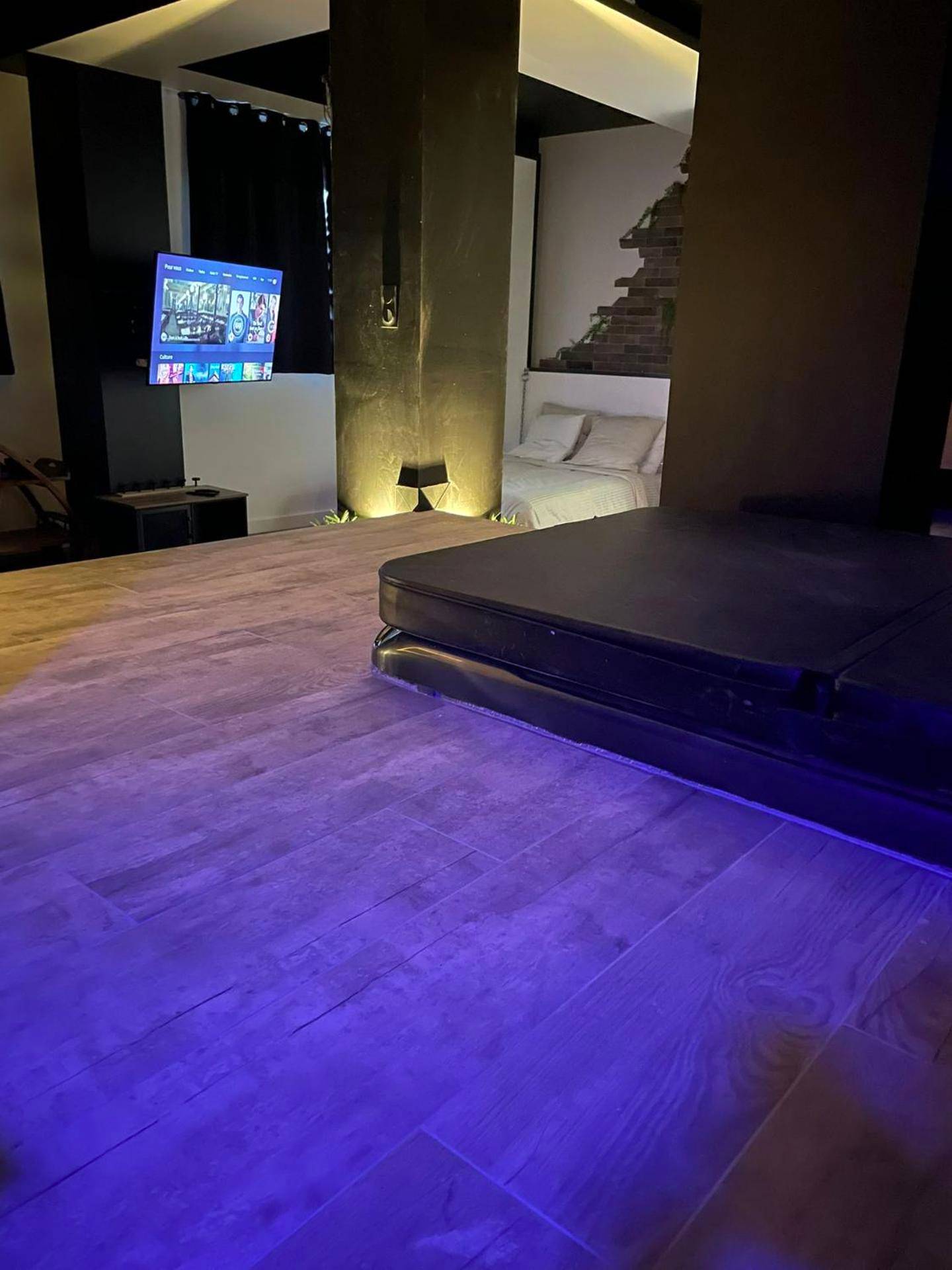 Photo du logement - La suite Grenoble spa jacuzzi et sauna privatif