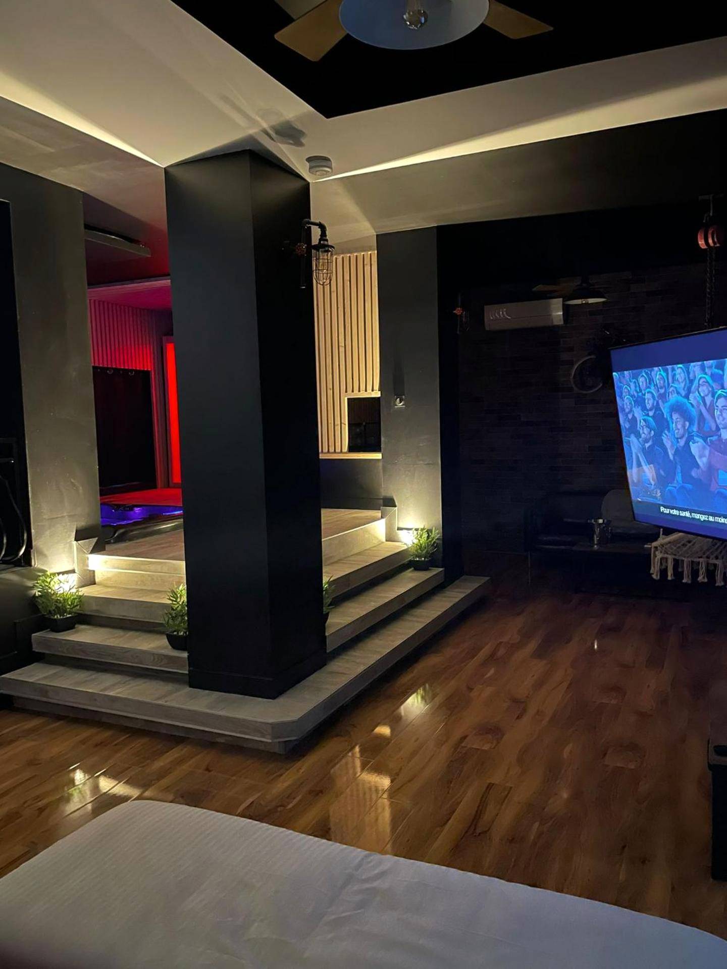 Photo du logement - La suite Grenoble spa jacuzzi et sauna privatif - La Garde