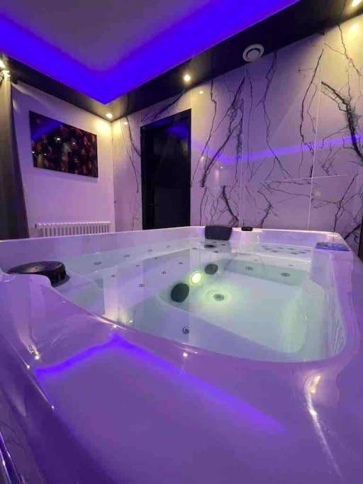 Photo du logement - Suite avec Jacuzzi privé 20min de Paris