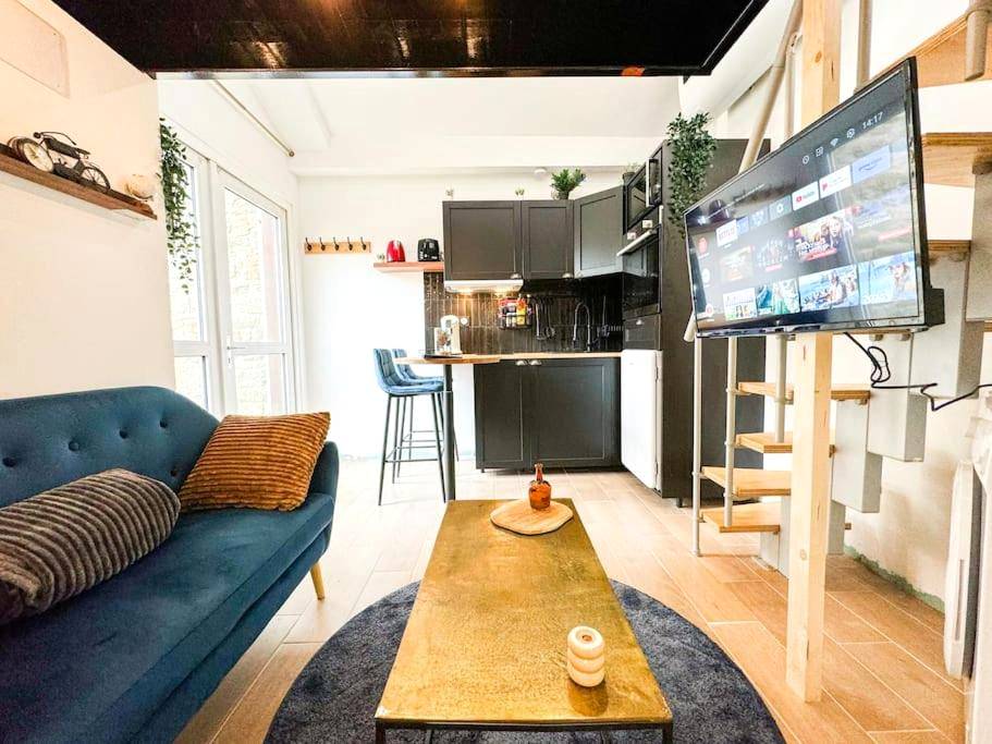 Photo du logement - Suite romantique JACUZZI privatif chauffé à 37 GARE - Guingamp