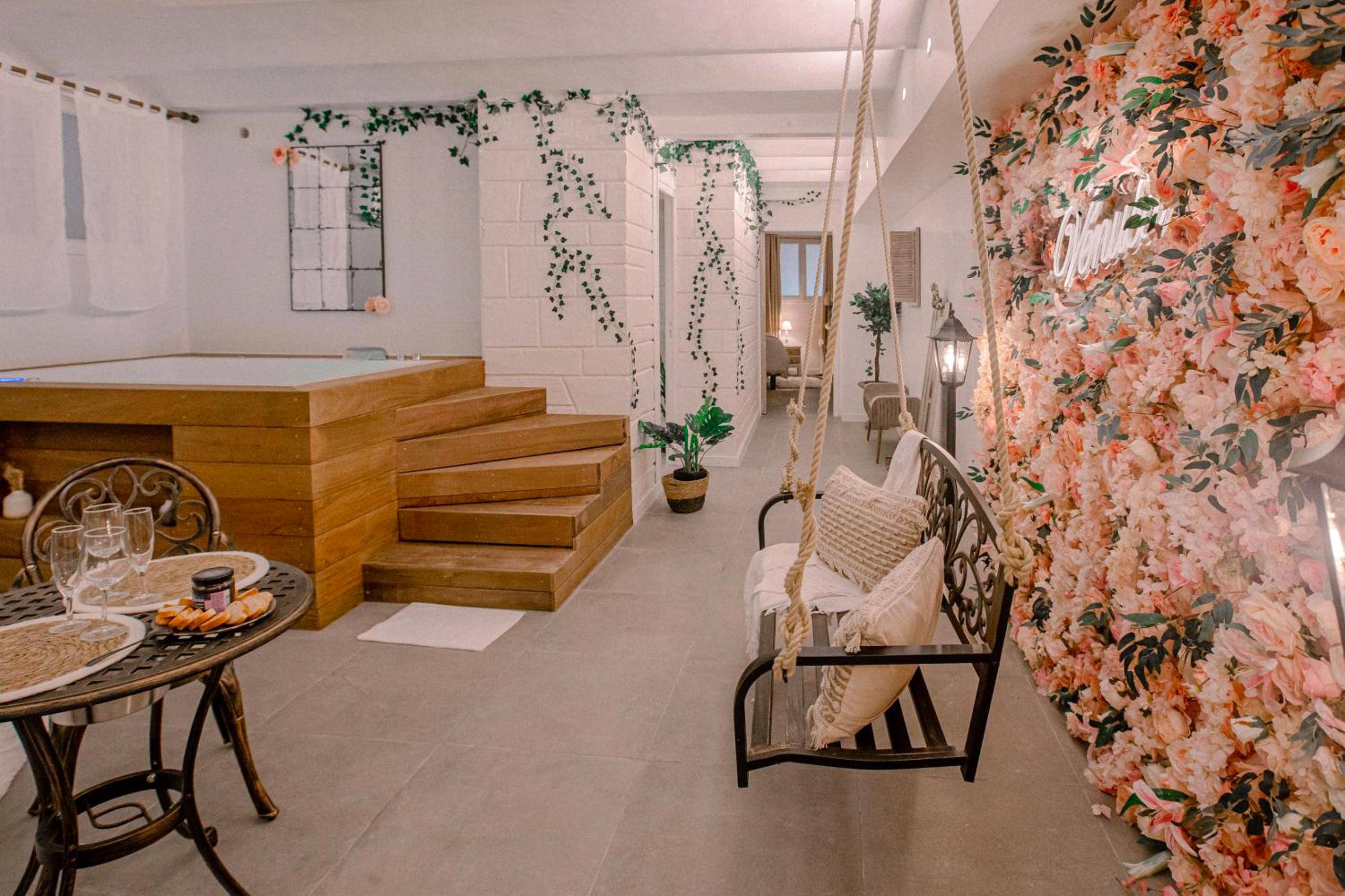 Photo du logement - Suite romantique avec Jacuzzi - Hypercentre, Comédie